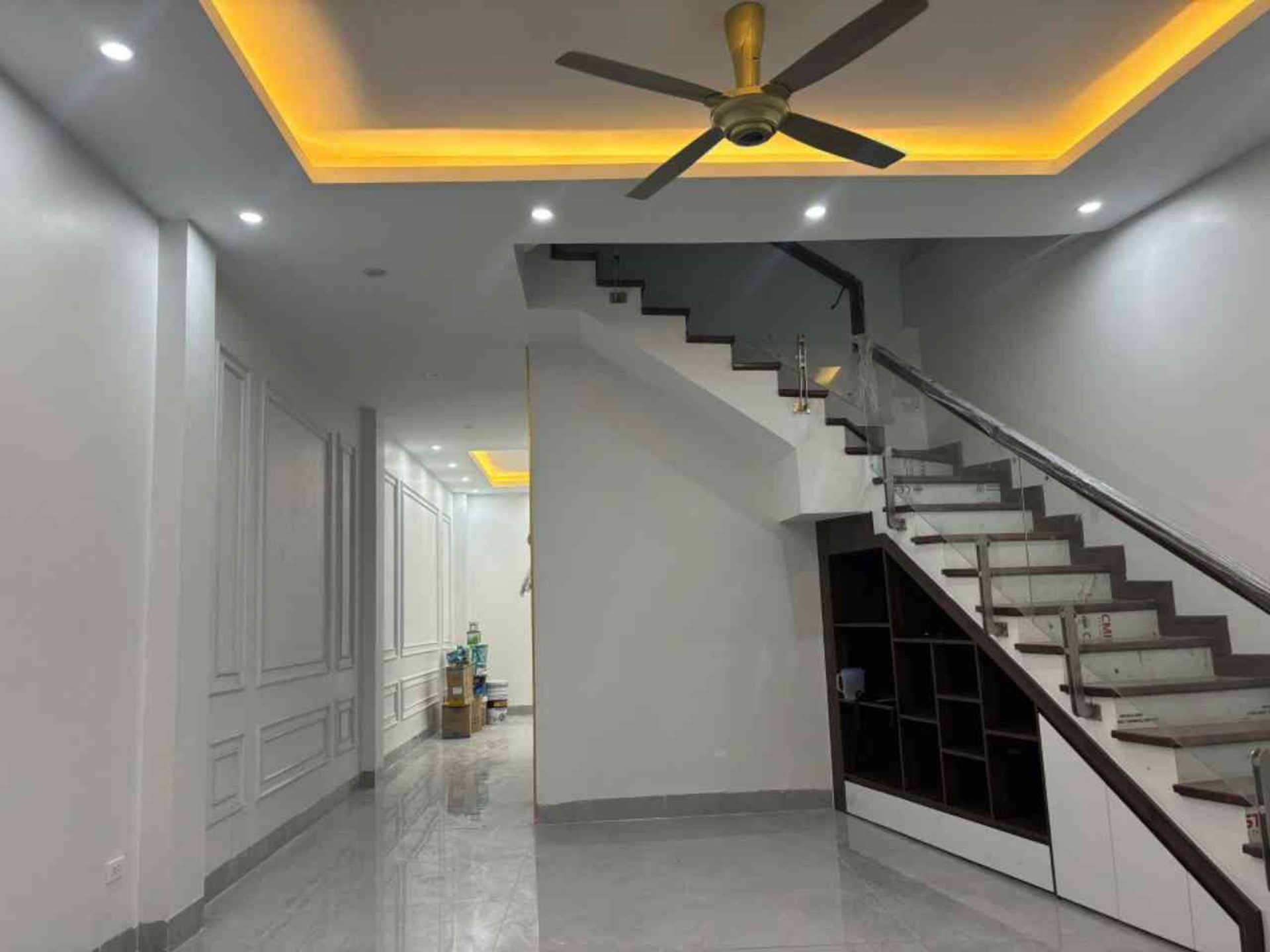 Bán nhà Minh Khai - diện tích 56m2 6 tầng - Ô tô đỗ cửa - giá 14,9 tỷ