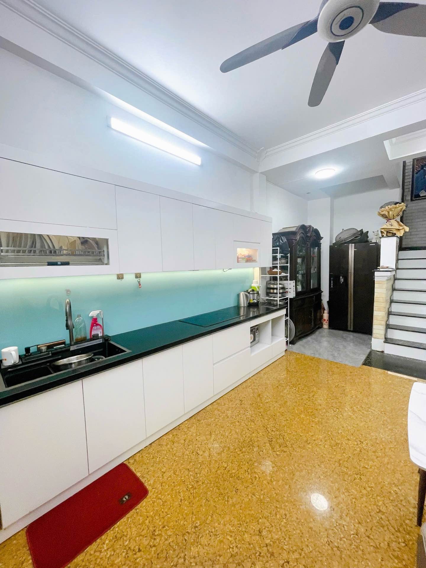 Bán nhà Đại Đồng - diện tích 85m2 5 tầng - Ô tô tránh - giá 19,5 tỷ