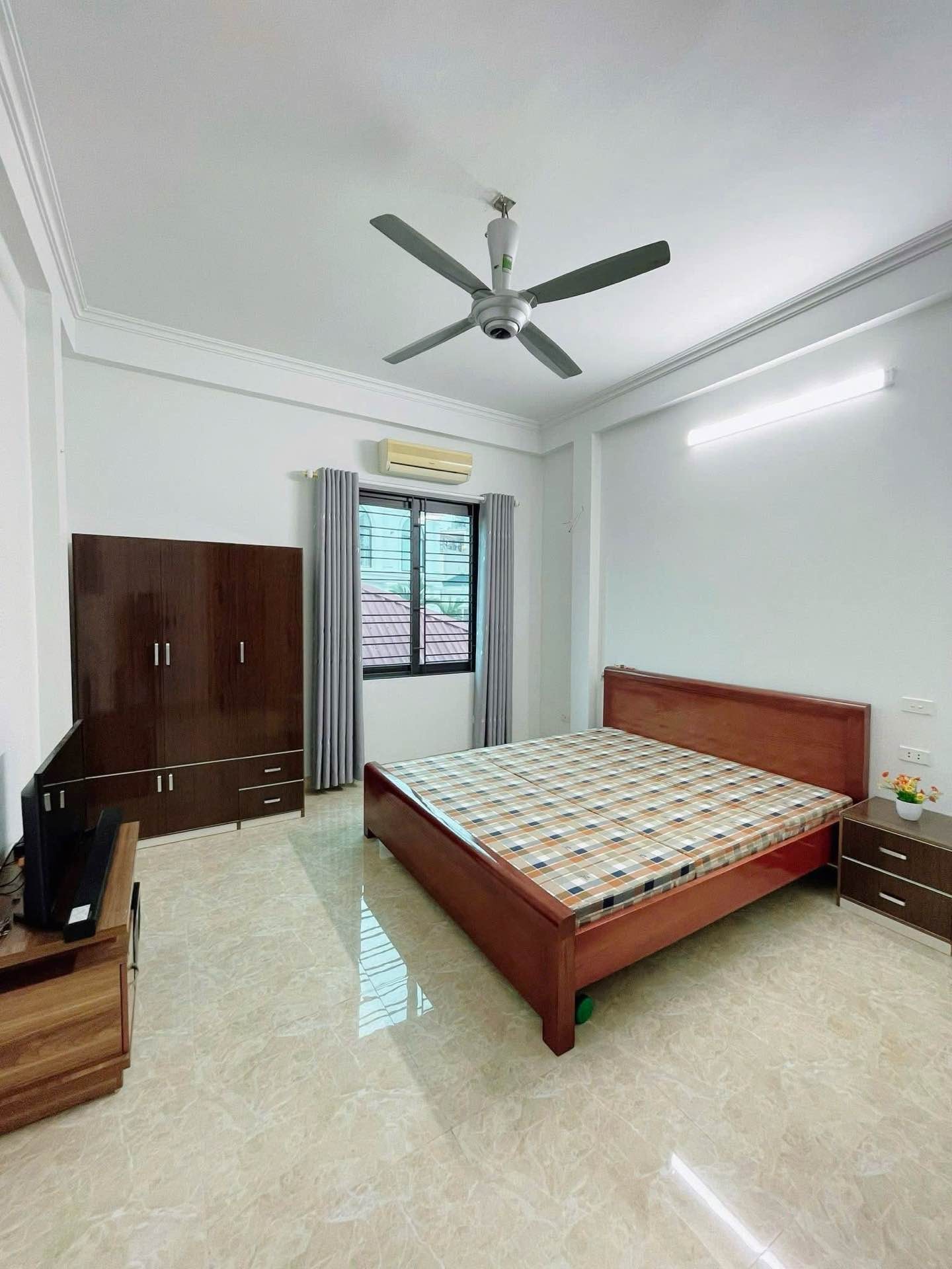 Bán nhà Đại Đồng - diện tích 85m2 5 tầng - Ô tô tránh - giá 19,5 tỷ