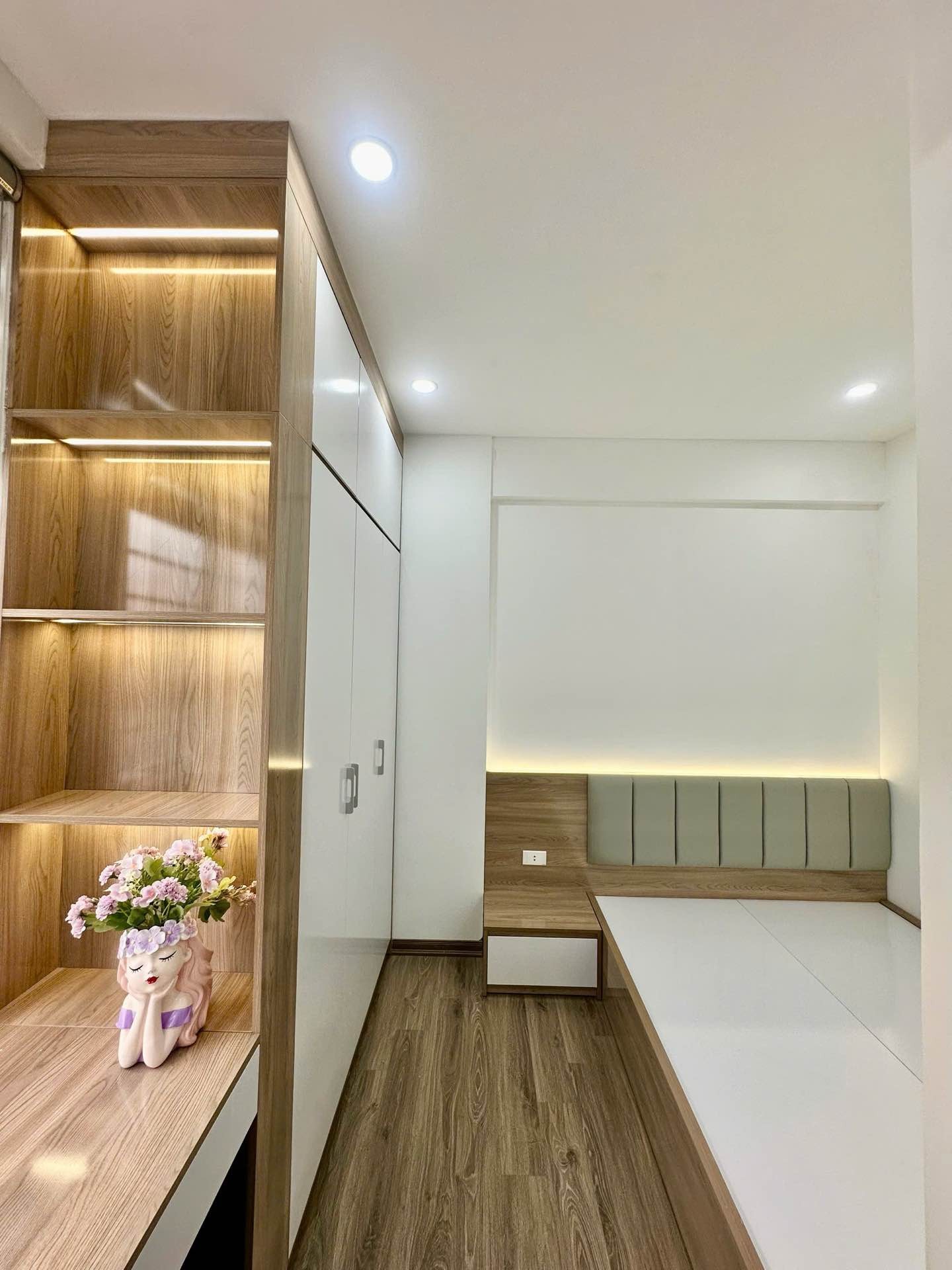 Bán nhà Linh Đàm - diện tích 50m2 1 tầng - Căn hộ chung cư nhỏ tiền - giá 4,8 tỷ