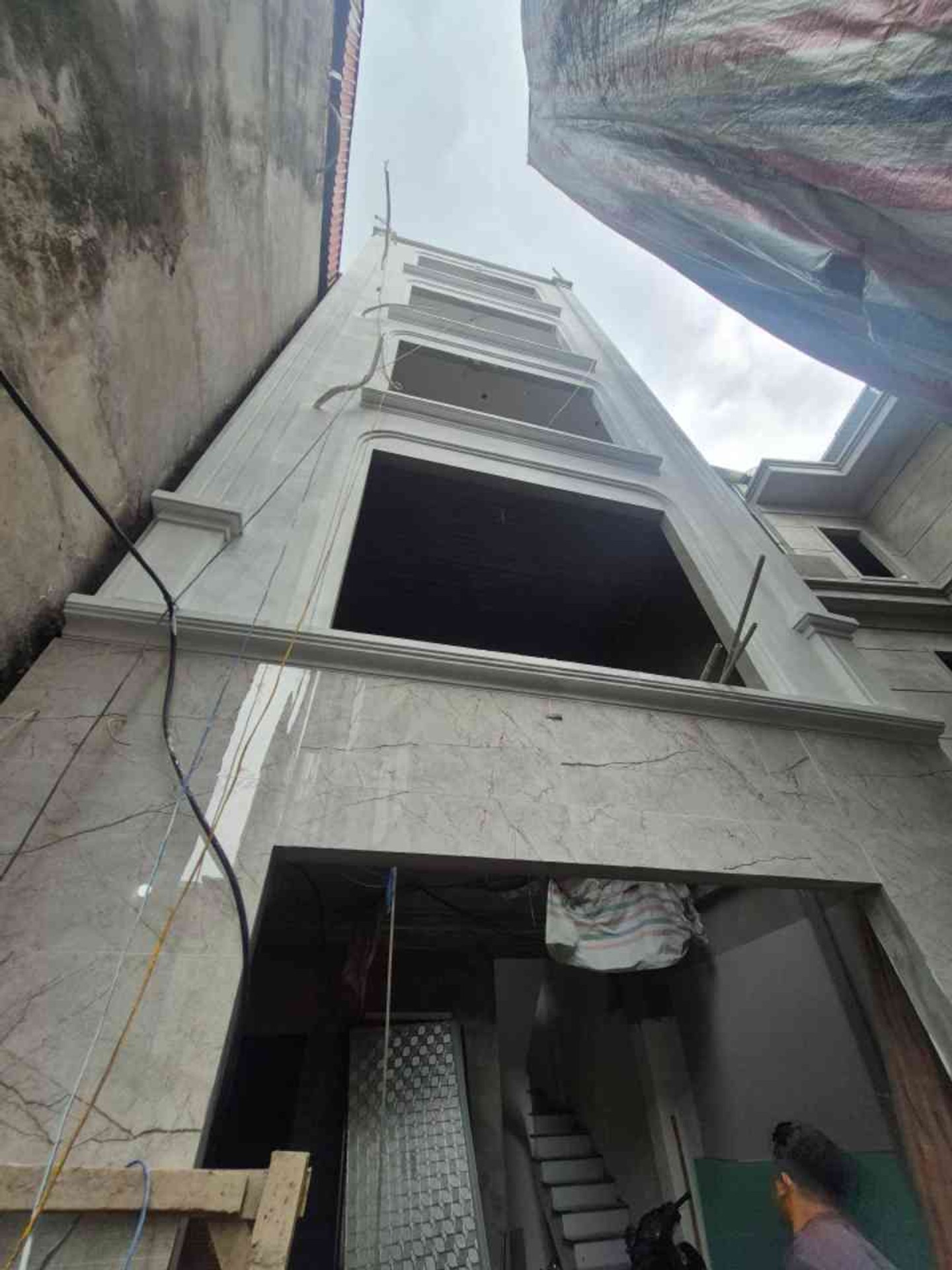 Bán nhà Định Công - diện tích 33m2 6 tầng - Thang máy, gần ô tô - giá 8,99 tỷ