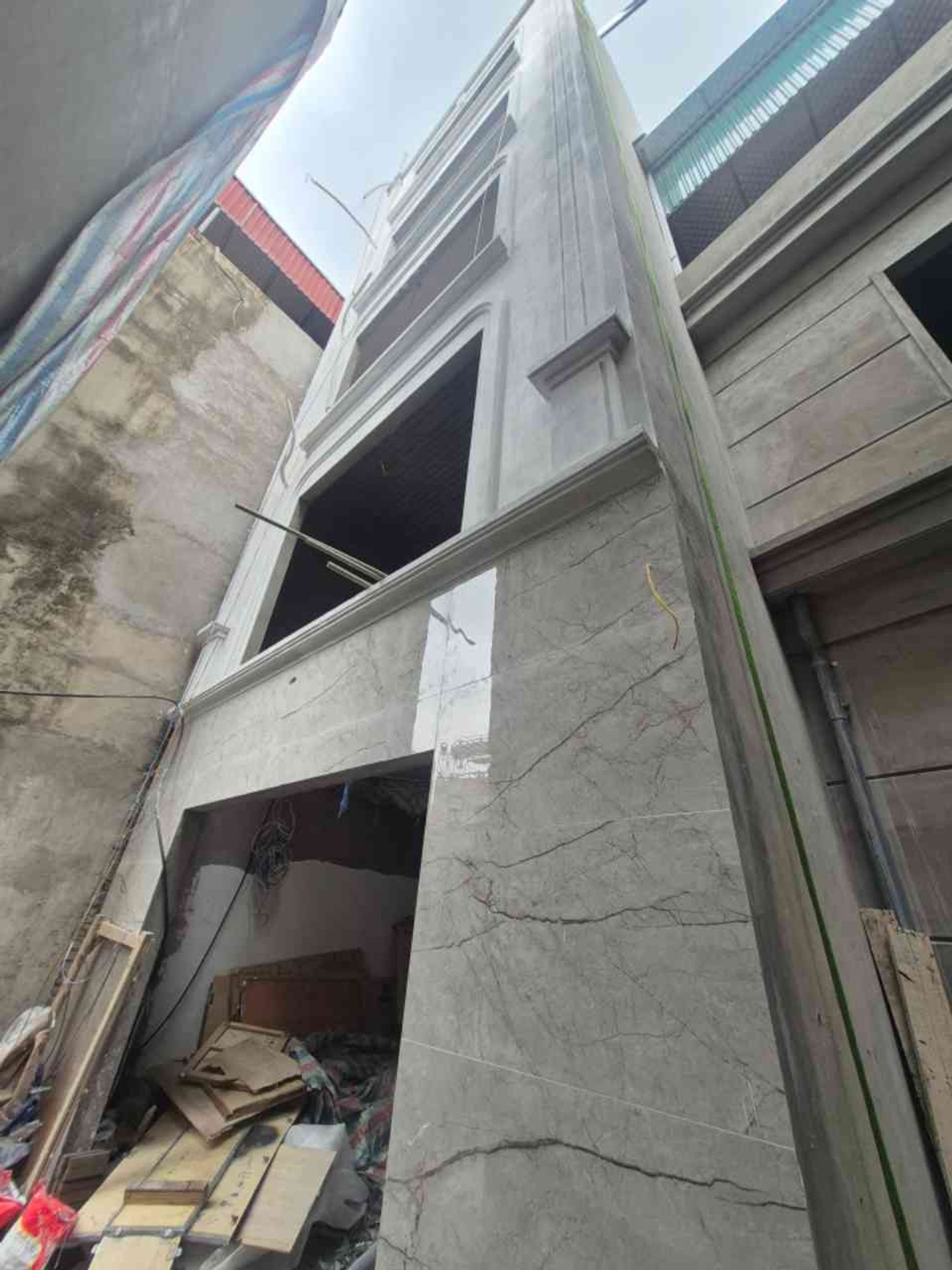 Bán nhà Định Công - diện tích 33m2 6 tầng - Thang máy, gần ô tô - giá 8,99 tỷ