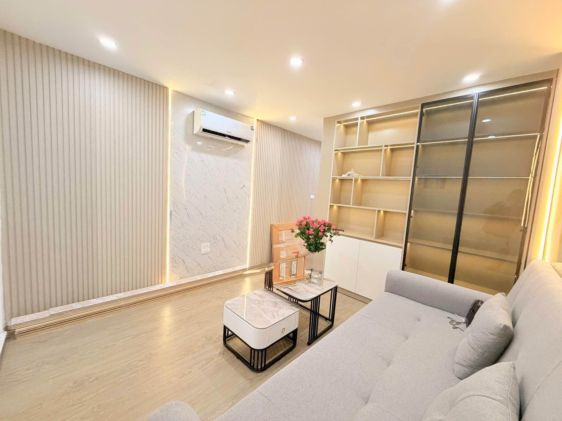 Bán nhà Phố 8/3 - diện tích 60m2 1 tầng - Căn hộ tập thể Dệt 8-3 - giá 3,29 tỷ
