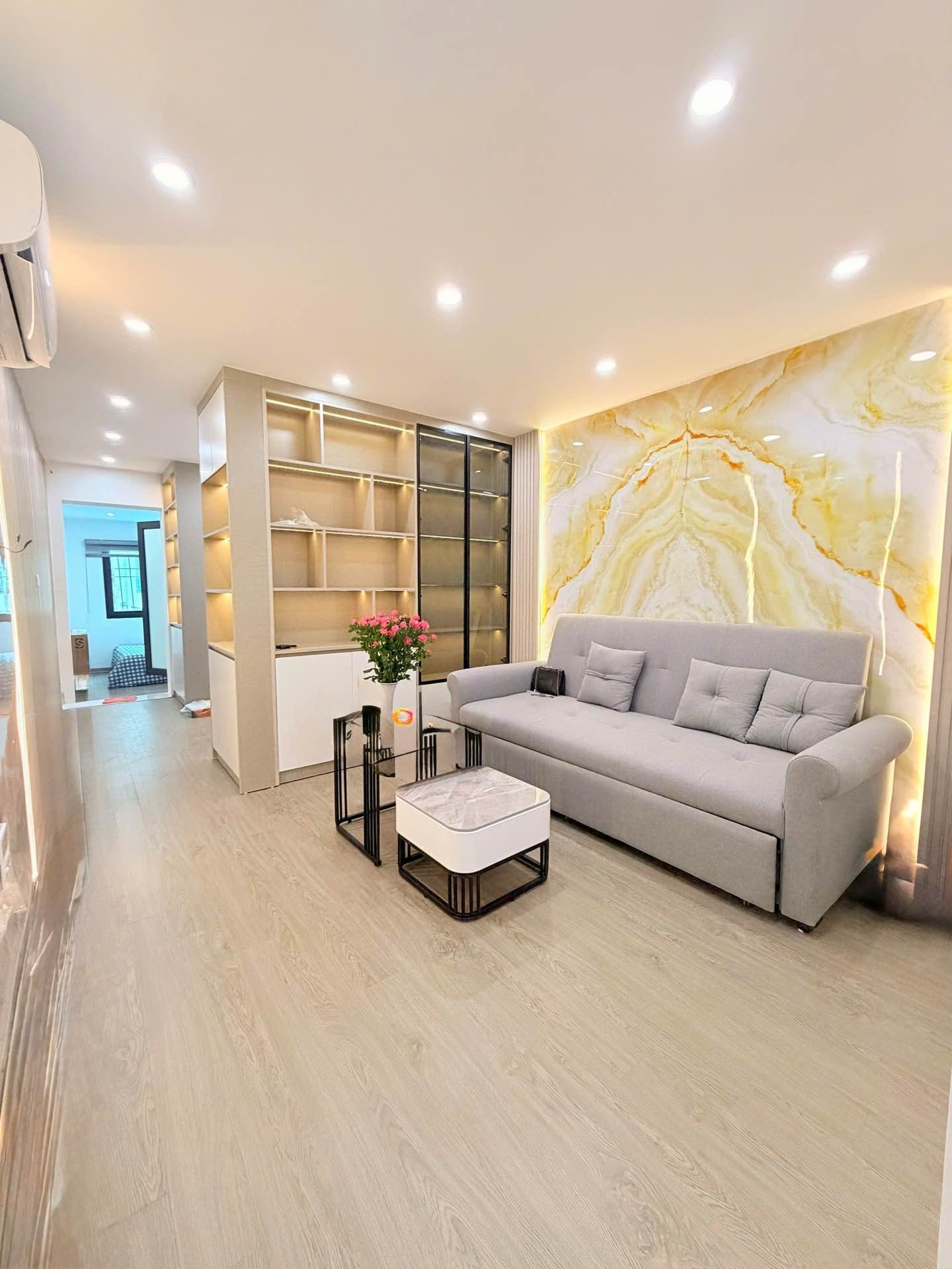 Bán nhà Phố 8/3 - diện tích 60m2 1 tầng - Căn hộ tập thể Dệt 8-3 - giá 3,29 tỷ