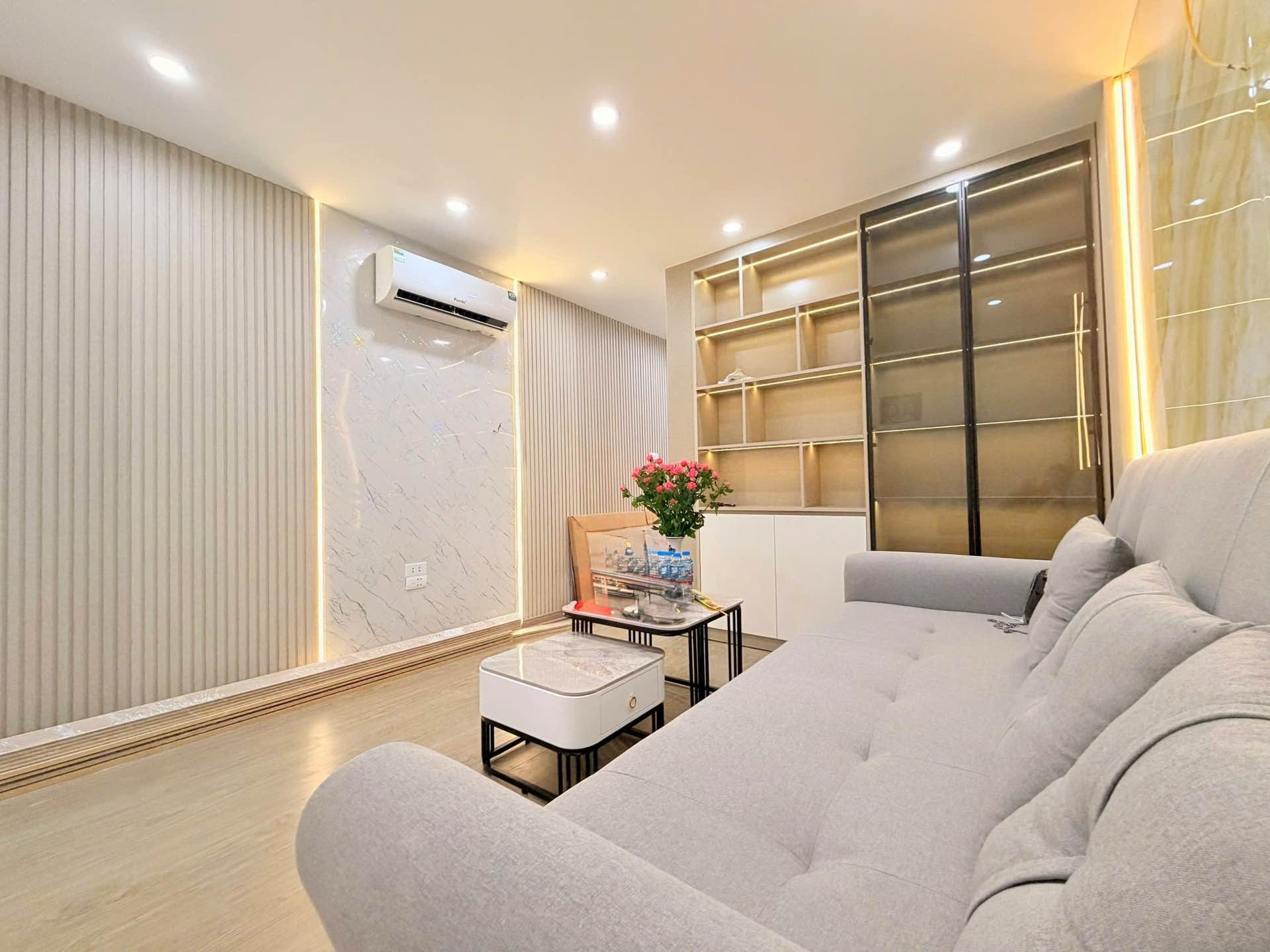 Bán nhà Phố 8/3 - diện tích 60m2 1 tầng - Căn hộ tập thể Dệt 8-3 - giá 3,29 tỷ