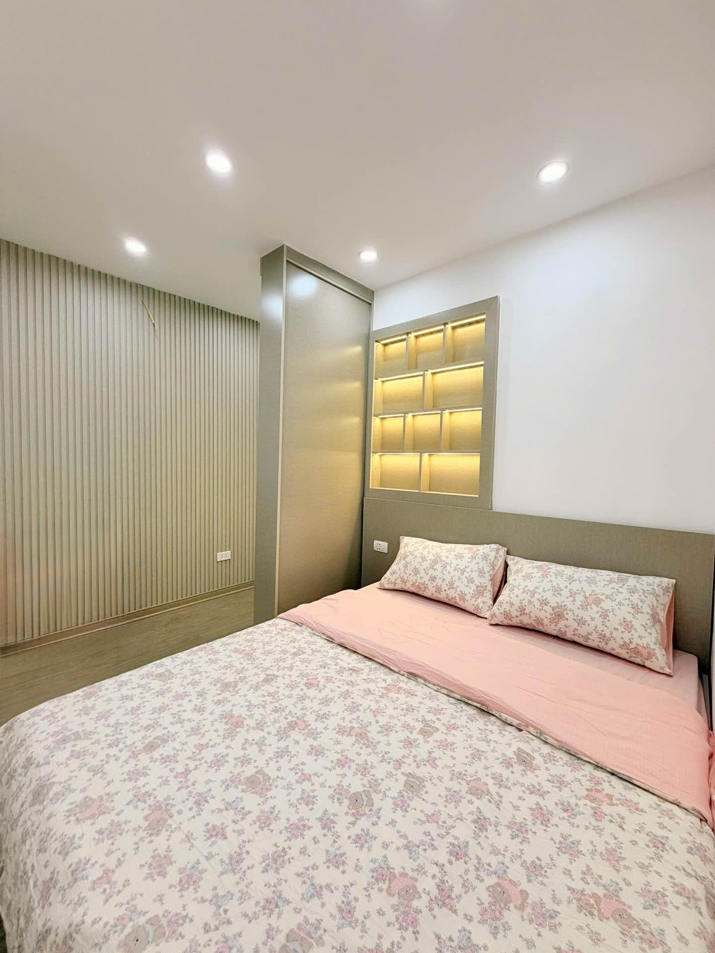 Bán nhà Phố 8/3 - diện tích 60m2 1 tầng - Căn hộ tập thể Dệt 8-3 - giá 3,29 tỷ