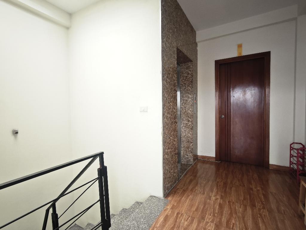 Bán nhà Phùng Khoang - diện tích 60m2 7 tầng - Nhà đẹp hiếm có - giá 28 tỷ