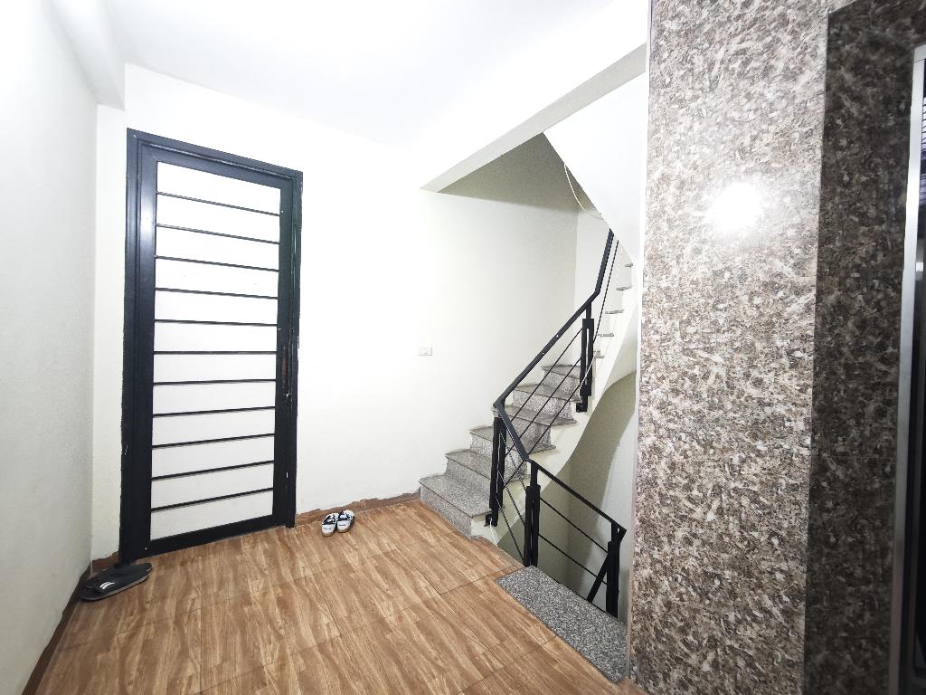 Bán nhà Phùng Khoang - diện tích 60m2 7 tầng - Nhà đẹp hiếm có - giá 28 tỷ