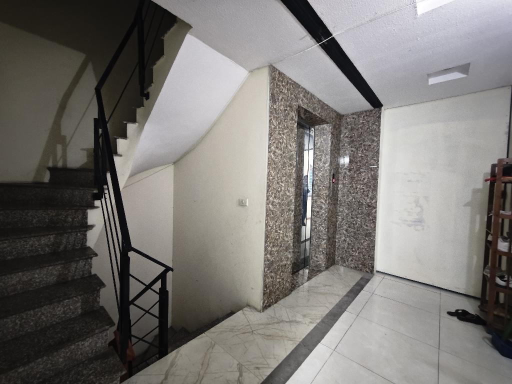 Bán nhà Phùng Khoang - diện tích 60m2 7 tầng - Nhà đẹp hiếm có - giá 28 tỷ