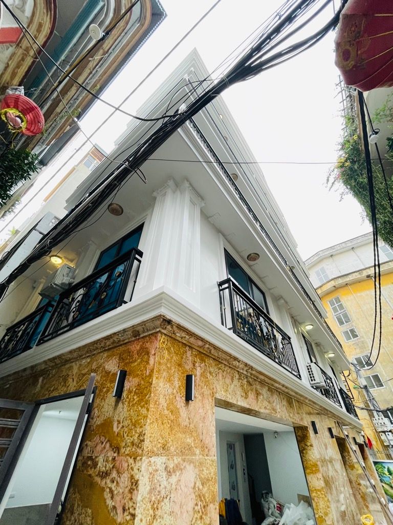 Bán nhà Lương Thế Vinh - diện tích 75m2 8 tầng - Lô góc 3 mặt thoáng - giá 33,5 tỷ