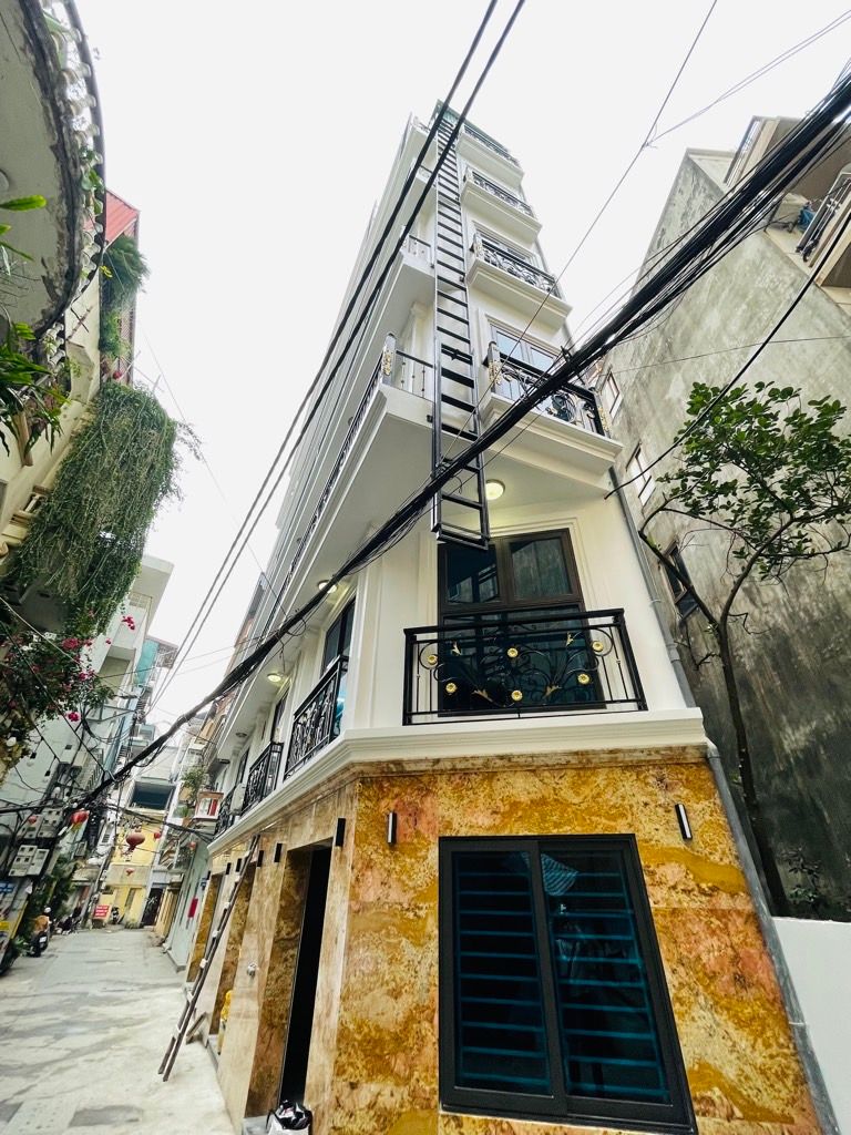 Bán nhà Lương Thế Vinh - diện tích 75m2 8 tầng - Lô góc 3 mặt thoáng - giá 33,5 tỷ