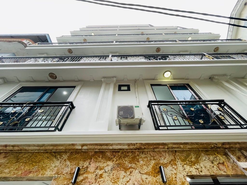 Bán nhà Lương Thế Vinh - diện tích 75m2 8 tầng - Lô góc 3 mặt thoáng - giá 33,5 tỷ