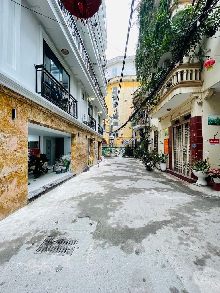 Bán nhà Lương Thế Vinh - diện tích 75m2 8 tầng - Lô góc 3 mặt thoáng - giá 33,5 tỷ