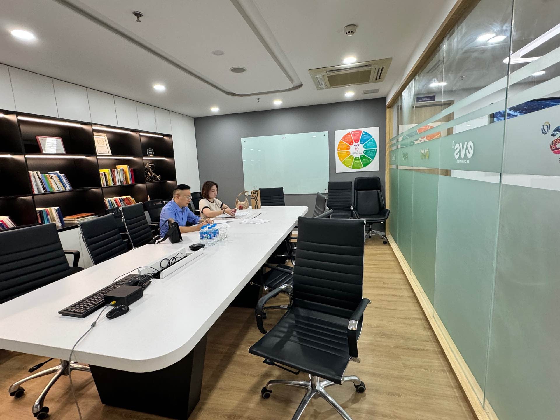 Bán nhà Đại Cồ Việt - diện tích 498m2 13 tầng - Lô góc 2 mặt thoáng - giá 695 tỷ