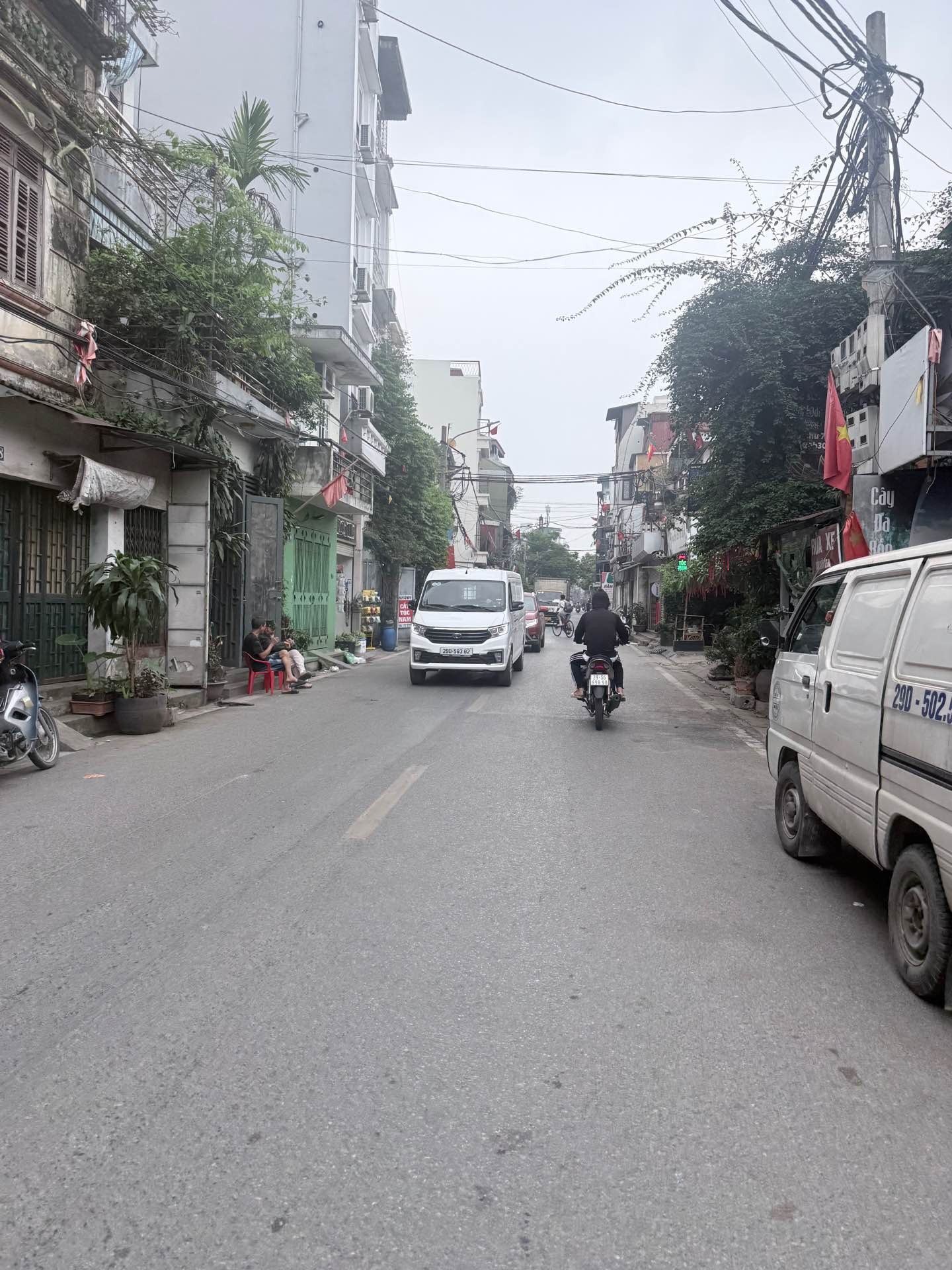 Bán nhà Bạch Đằng - diện tích 70m2 4 tầng - Ô tô tránh - giá Nhỉnh 25 tỷ