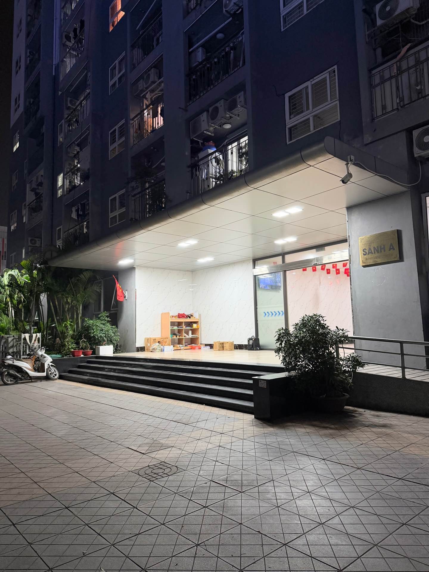 Bán nhà Trần Hòa - diện tích 65m2 20 tầng - Nhà đẹp hiếm có - giá 5,4 tỷ