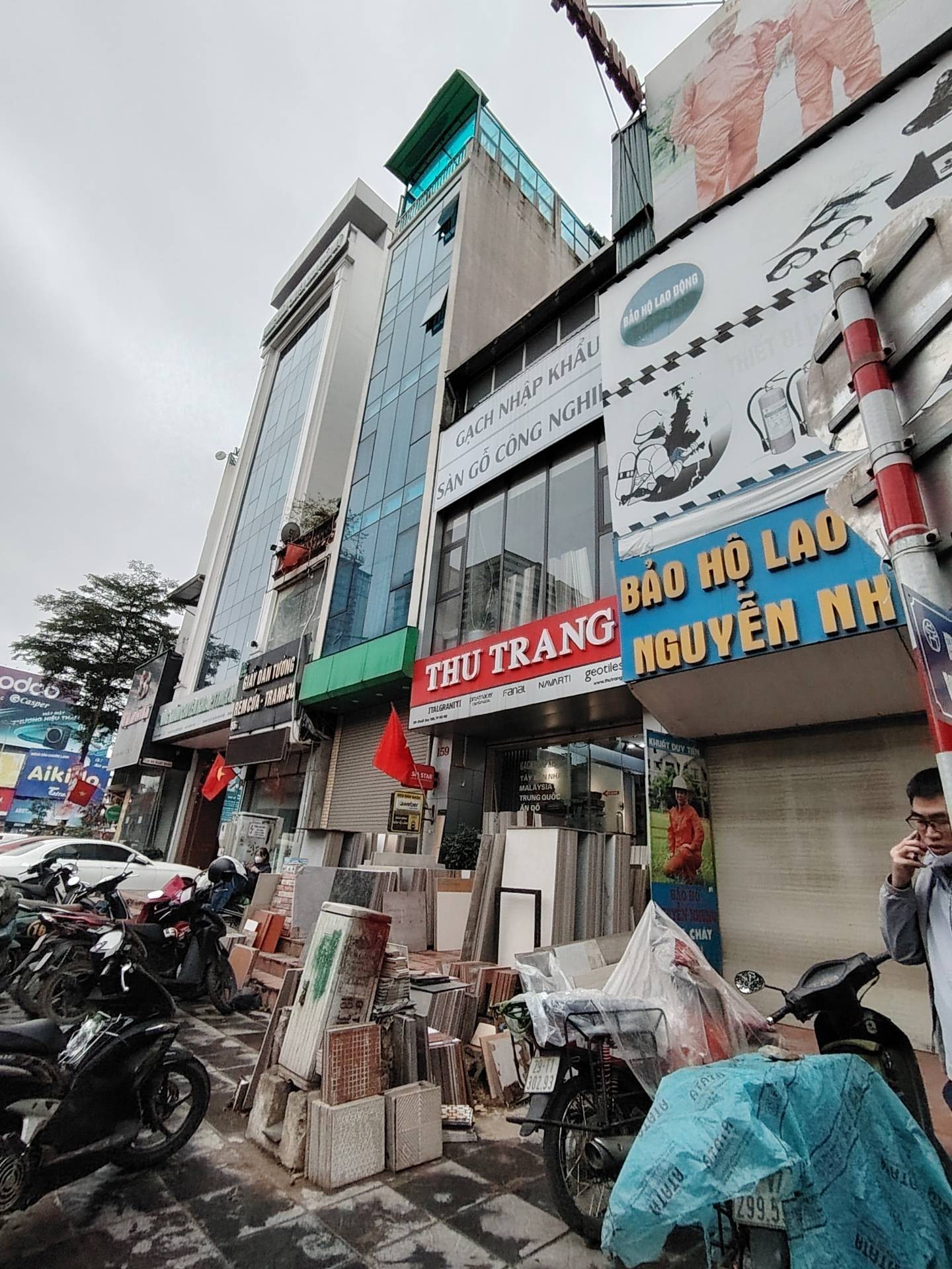 Bán nhà Khuất Duy Tiến - diện tích 46m2 4 tầng - Mặt phố kinh doanh sầm uất - giá 29 tỷ