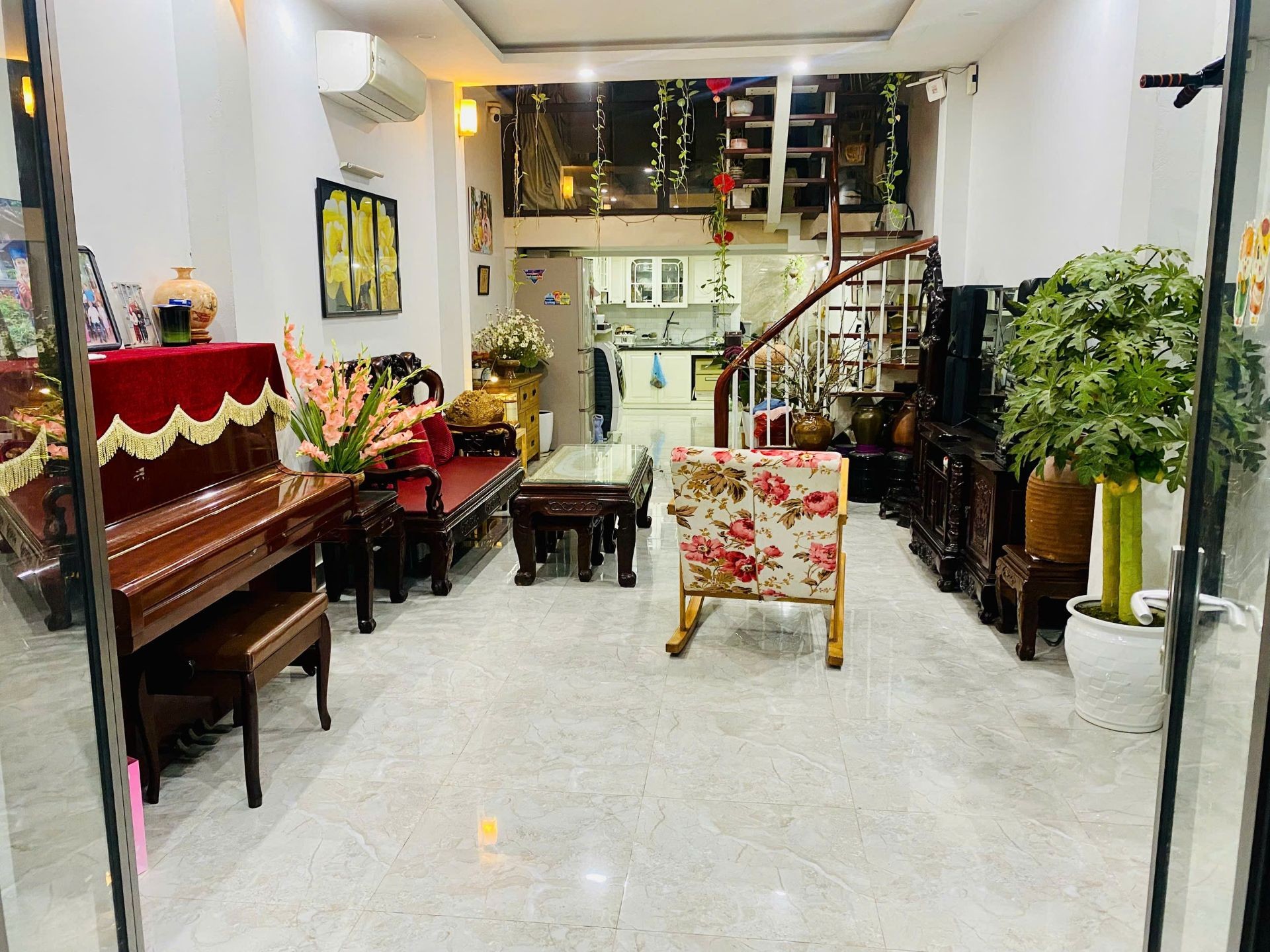 Bán nhà Lê Trọng Tấn - diện tích 63m2 3 tầng - Ngõ ô tô thông - giá 20 tỷ