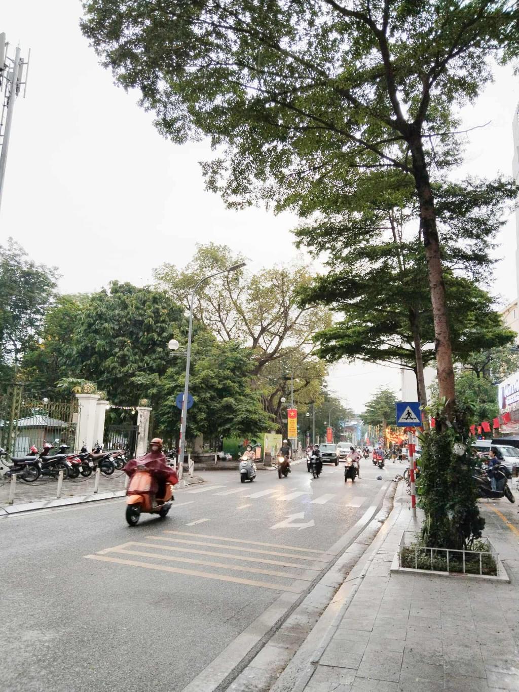 Bán nhà Nguyễn Đình Chiểu - diện tích 45m2 6 tầng - Ô tô tránh - giá 54 tỷ