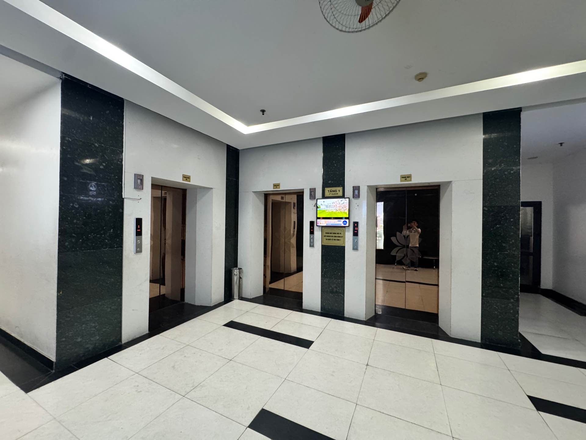 Bán nhà Hưng Thịnh - diện tích 55m2 9 tầng - Căn hộ đẹp, giá xinh - giá 4,2 tỷ
