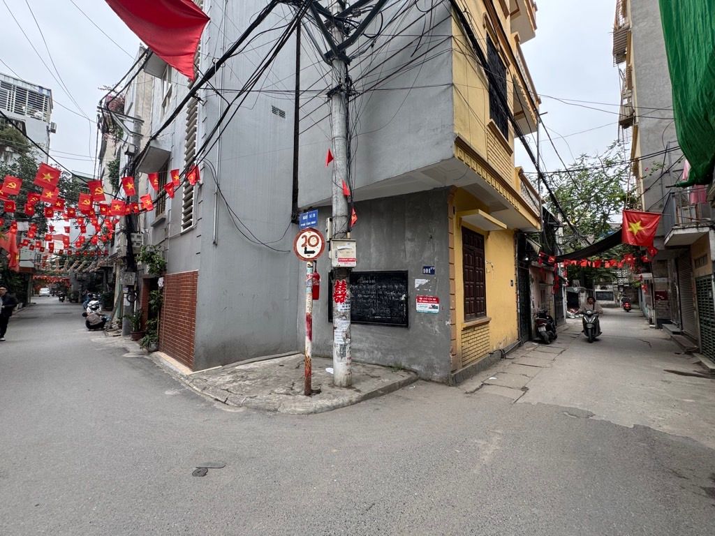 Bán nhà Tân Mai - diện tích 58m2 2 tầng - Bán đất tặng nhà 2 tầng - giá 4,8 tỷ