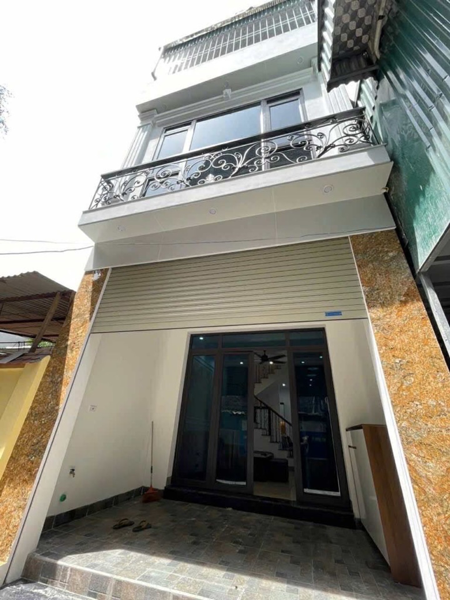 Bán nhà Thúy Lĩnh - diện tích 45m2 3 tầng - Ngõ ba gác vào nhà hiếm - giá 8 tỷ