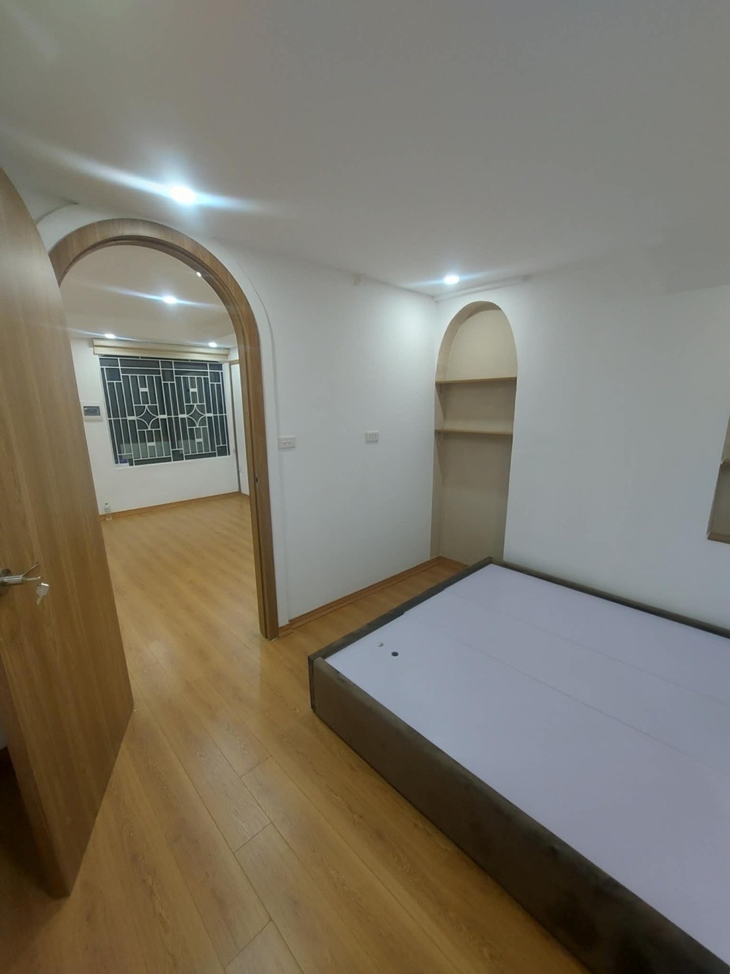 Bán nhà Tạ Quang Bửu - diện tích 70m2 2 tầng - 2 mặt thoáng - giá Nhỉnh 5 tỷ