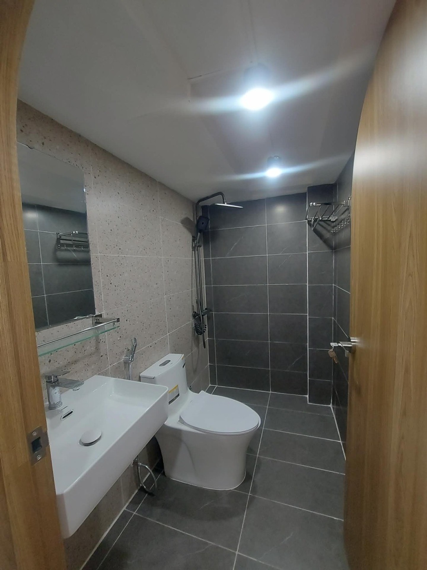 Bán nhà Tạ Quang Bửu - diện tích 70m2 2 tầng - 2 mặt thoáng - giá Nhỉnh 5 tỷ