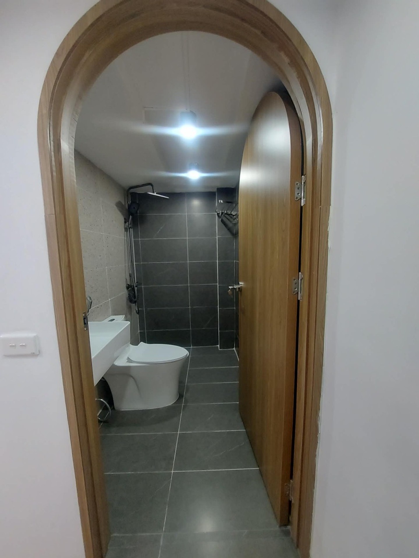Bán nhà Tạ Quang Bửu - diện tích 70m2 2 tầng - 2 mặt thoáng - giá Nhỉnh 5 tỷ