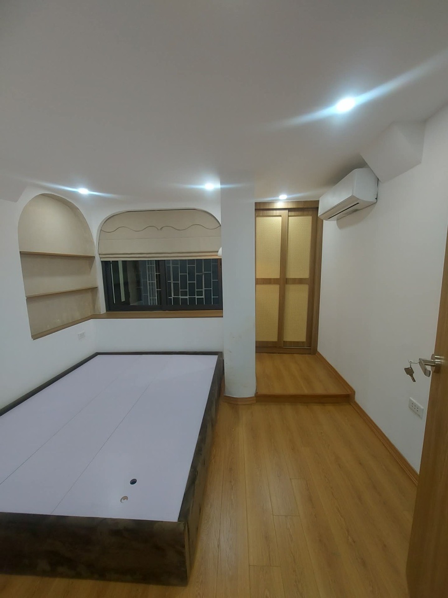 Bán nhà Tạ Quang Bửu - diện tích 70m2 2 tầng - 2 mặt thoáng - giá Nhỉnh 5 tỷ