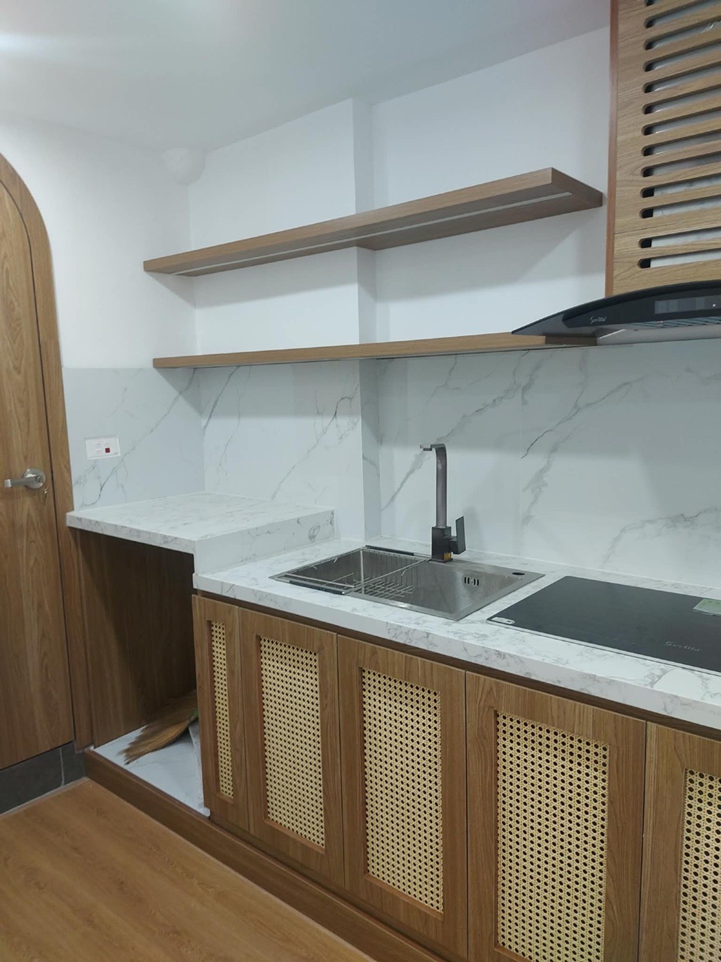 Bán nhà Tạ Quang Bửu - diện tích 70m2 2 tầng - 2 mặt thoáng - giá Nhỉnh 5 tỷ