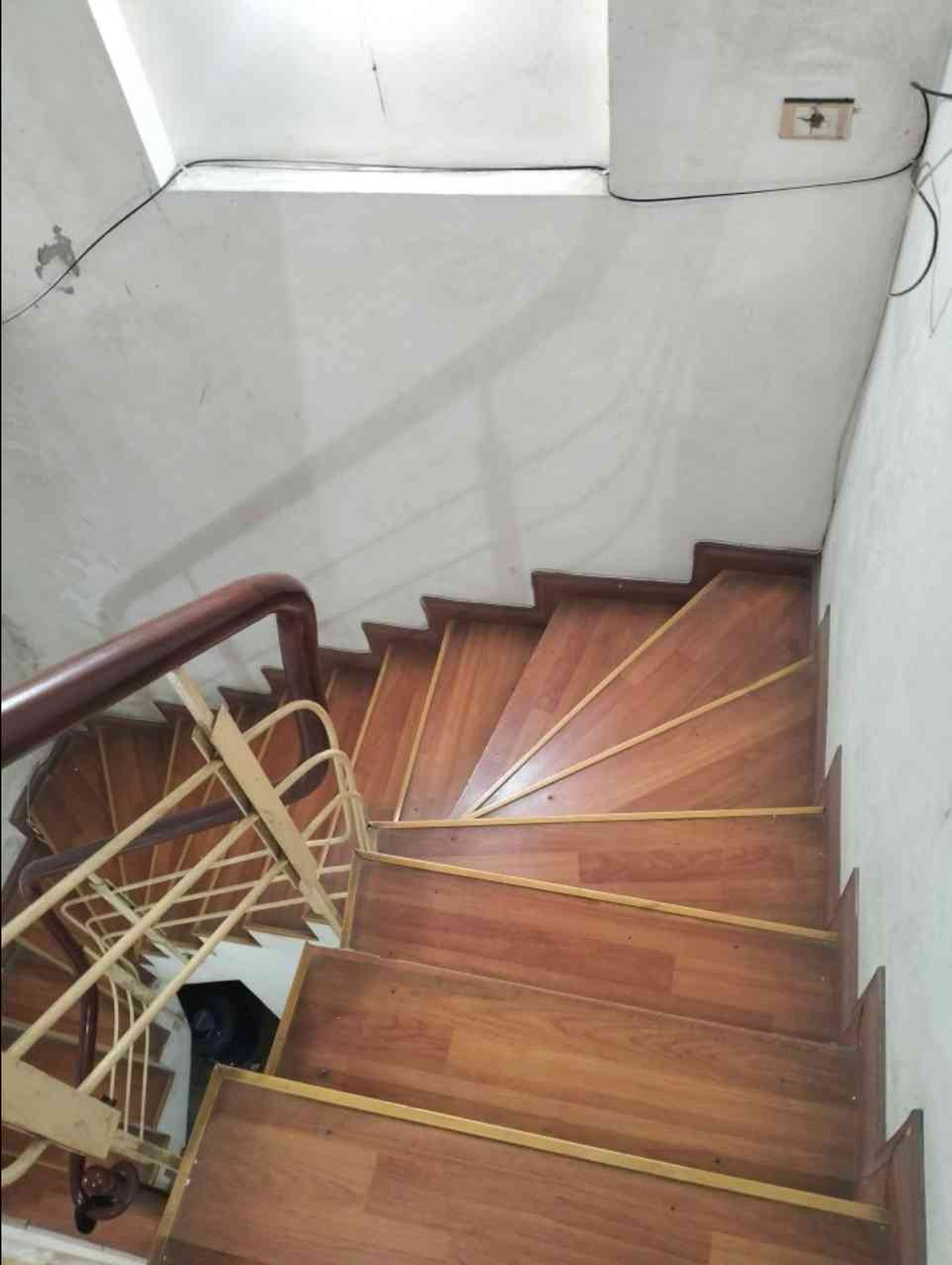 Bán nhà Ngọc Hồi - diện tích 46m2 4 tầng - Ô tô dừng đỗ - giá 16,4 tỷ