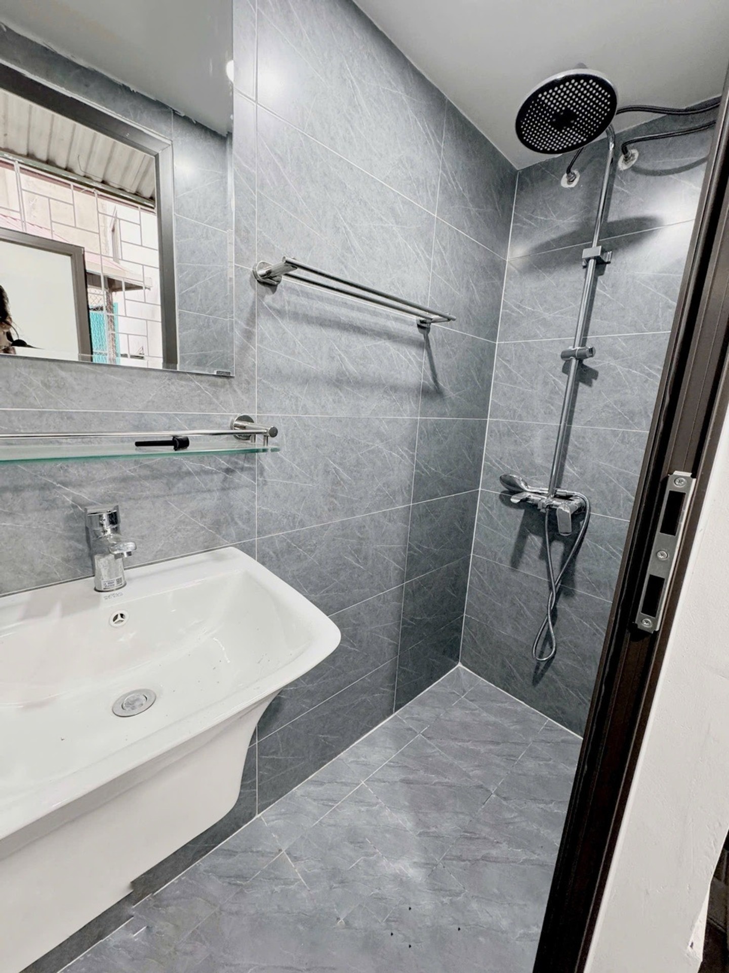 Bán nhà Tôn Đức Thắng - diện tích 25m2 4 tầng - Cực đẹp, cách mặt phố 10m - giá 3,9 tỷ