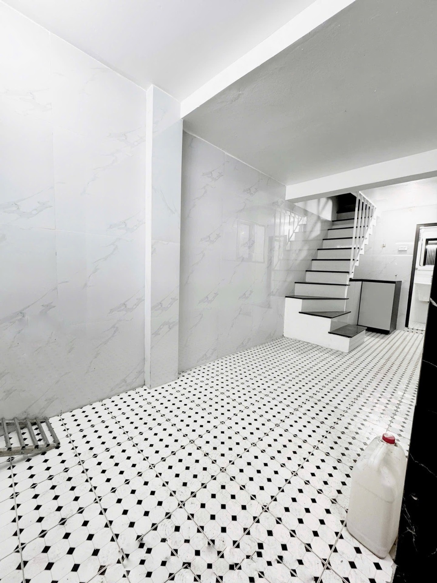 Bán nhà Tôn Đức Thắng - diện tích 25m2 4 tầng - Cực đẹp, cách mặt phố 10m - giá 3,9 tỷ