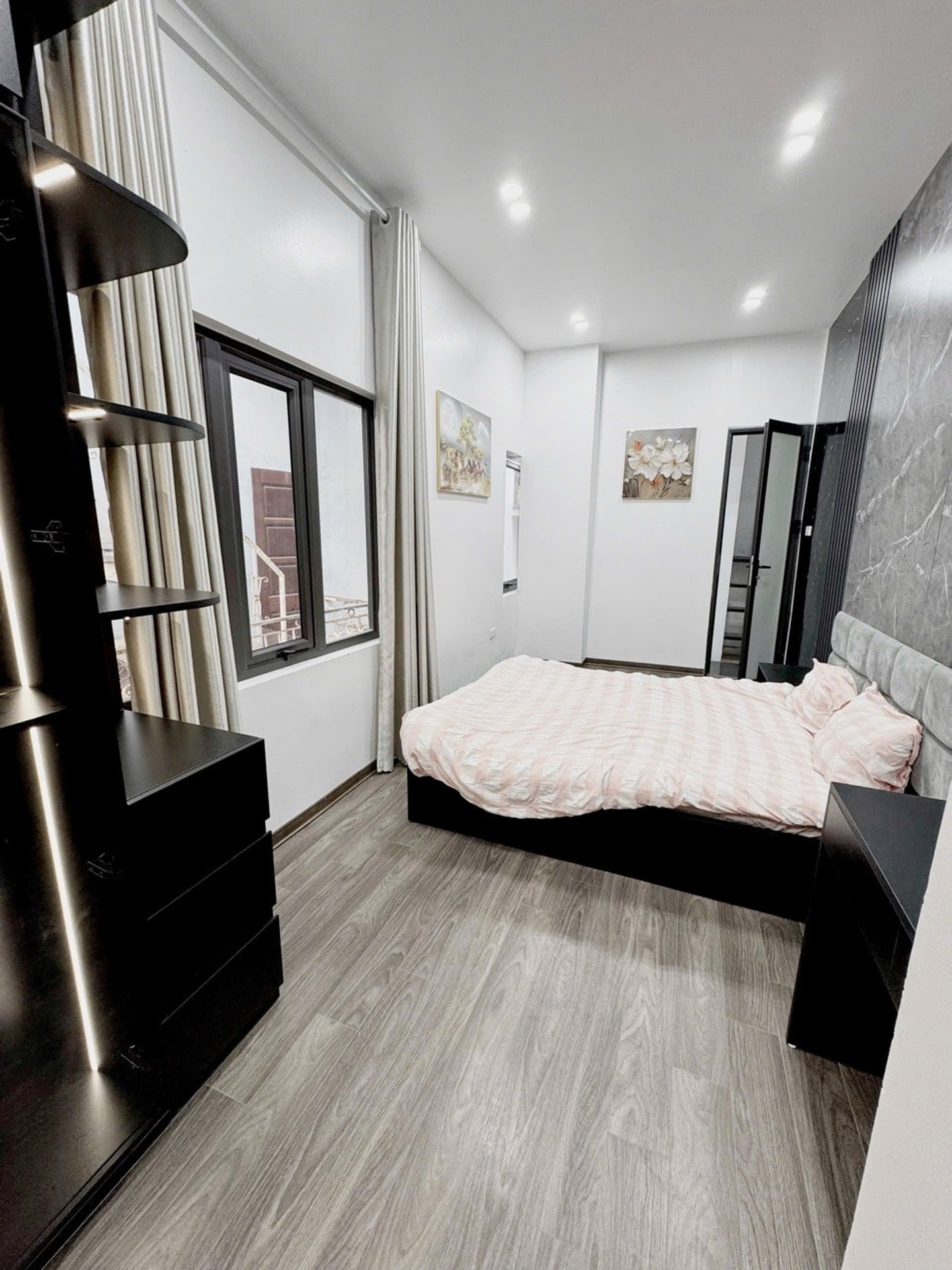 Bán nhà Tôn Đức Thắng - diện tích 25m2 4 tầng - Cực đẹp, cách mặt phố 10m - giá 3,9 tỷ