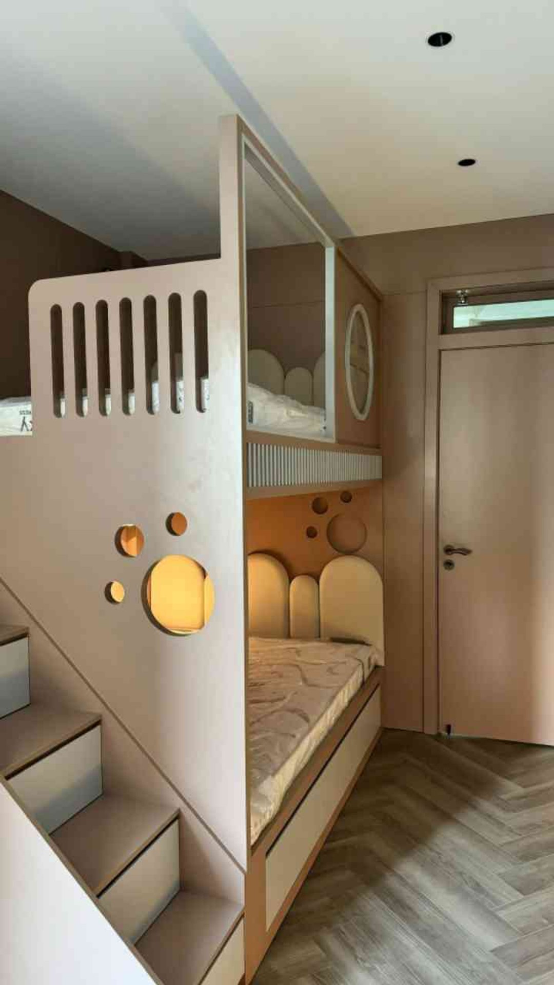 Bán nhà Kim Giang - diện tích 50m2 5 tầng - Ngõ 168 thông từ đường Kim Giang sang đường Nguyễn Xiển - giá 12,5 tỷ