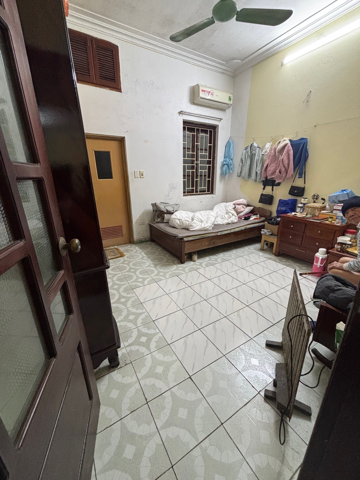 Bán nhà Minh Khai - diện tích 82m2 3 tầng - Đối diện chợ Mơ - giá 19,2 tỷ