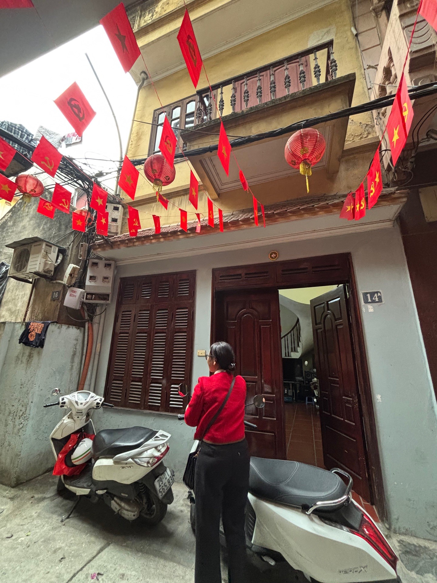 Bán nhà Minh Khai - diện tích 82m2 3 tầng - Đối diện chợ Mơ - giá 19,2 tỷ