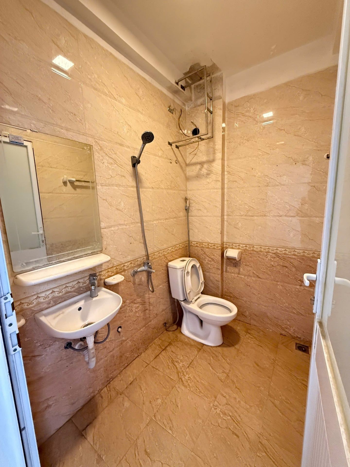Bán nhà Vĩnh Hưng - diện tích 35m2 3 tầng - ô tô tránh - giá 6,8 tỷ