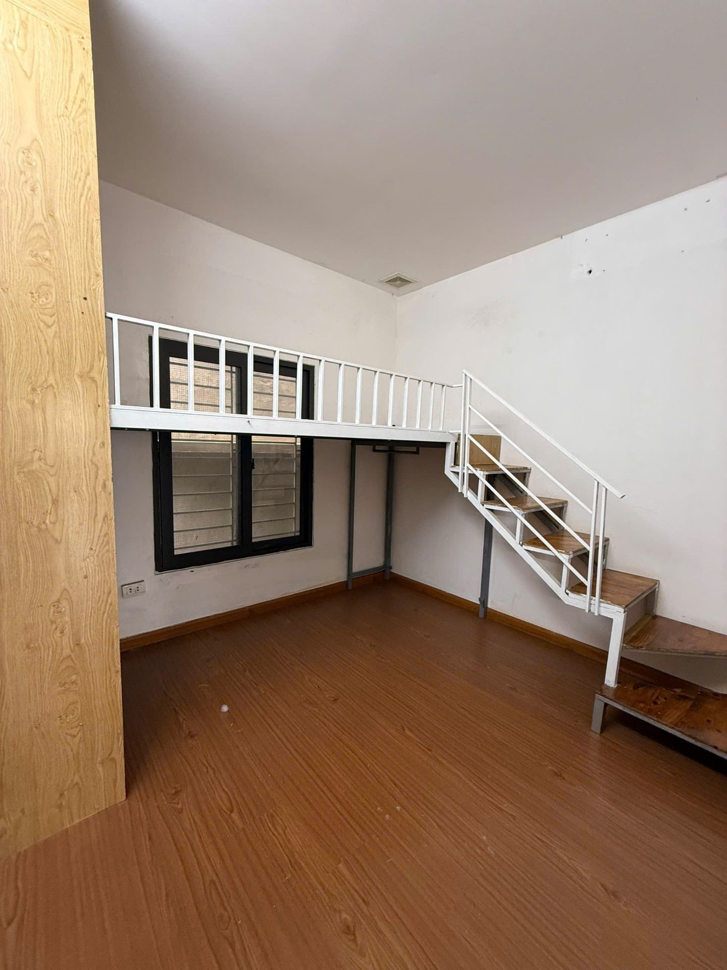 Bán nhà Vĩnh Hưng - diện tích 35m2 3 tầng - ô tô tránh - giá 6,8 tỷ