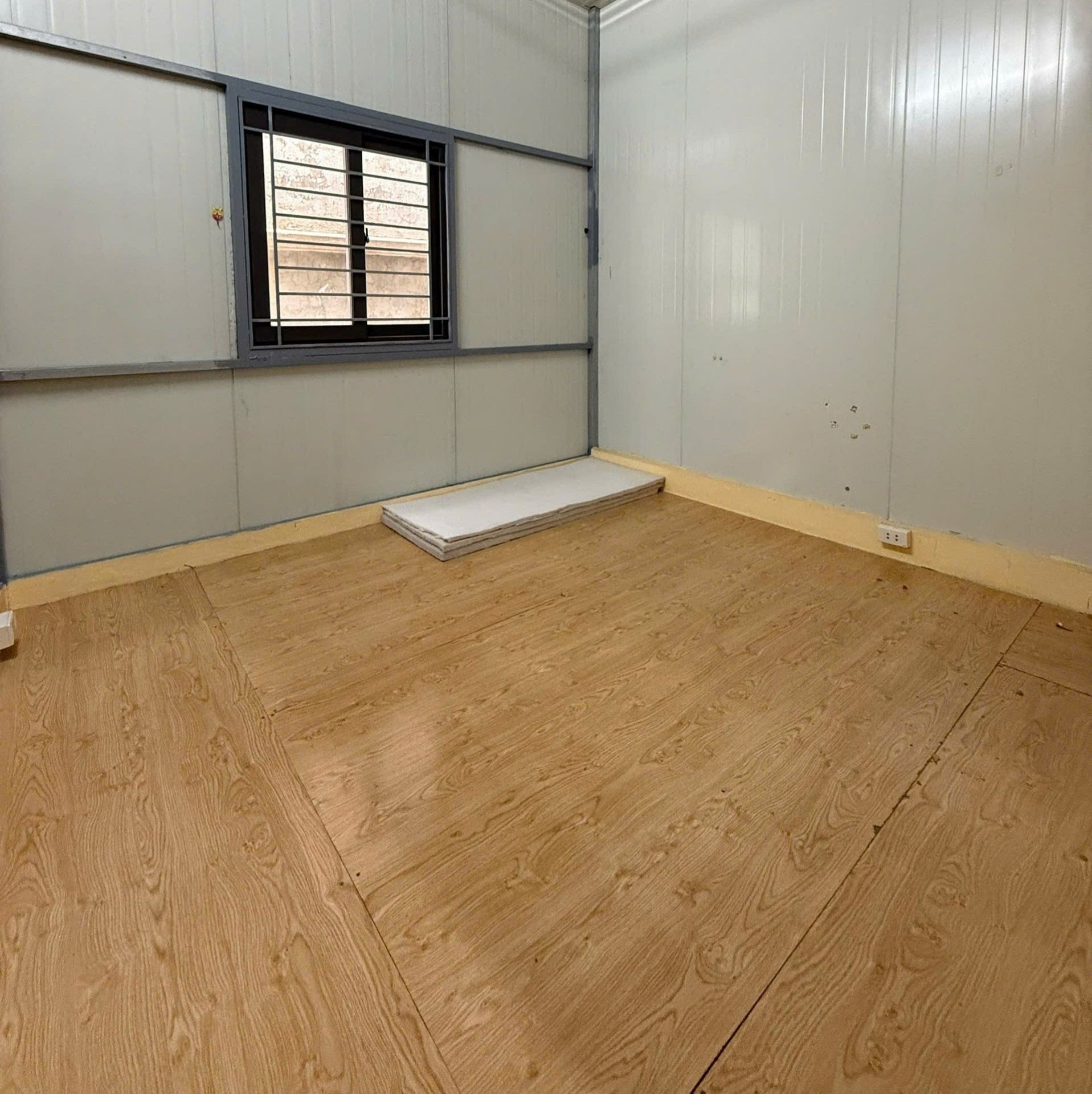 Bán nhà Vĩnh Hưng - diện tích 35m2 3 tầng - ô tô tránh - giá 6,8 tỷ