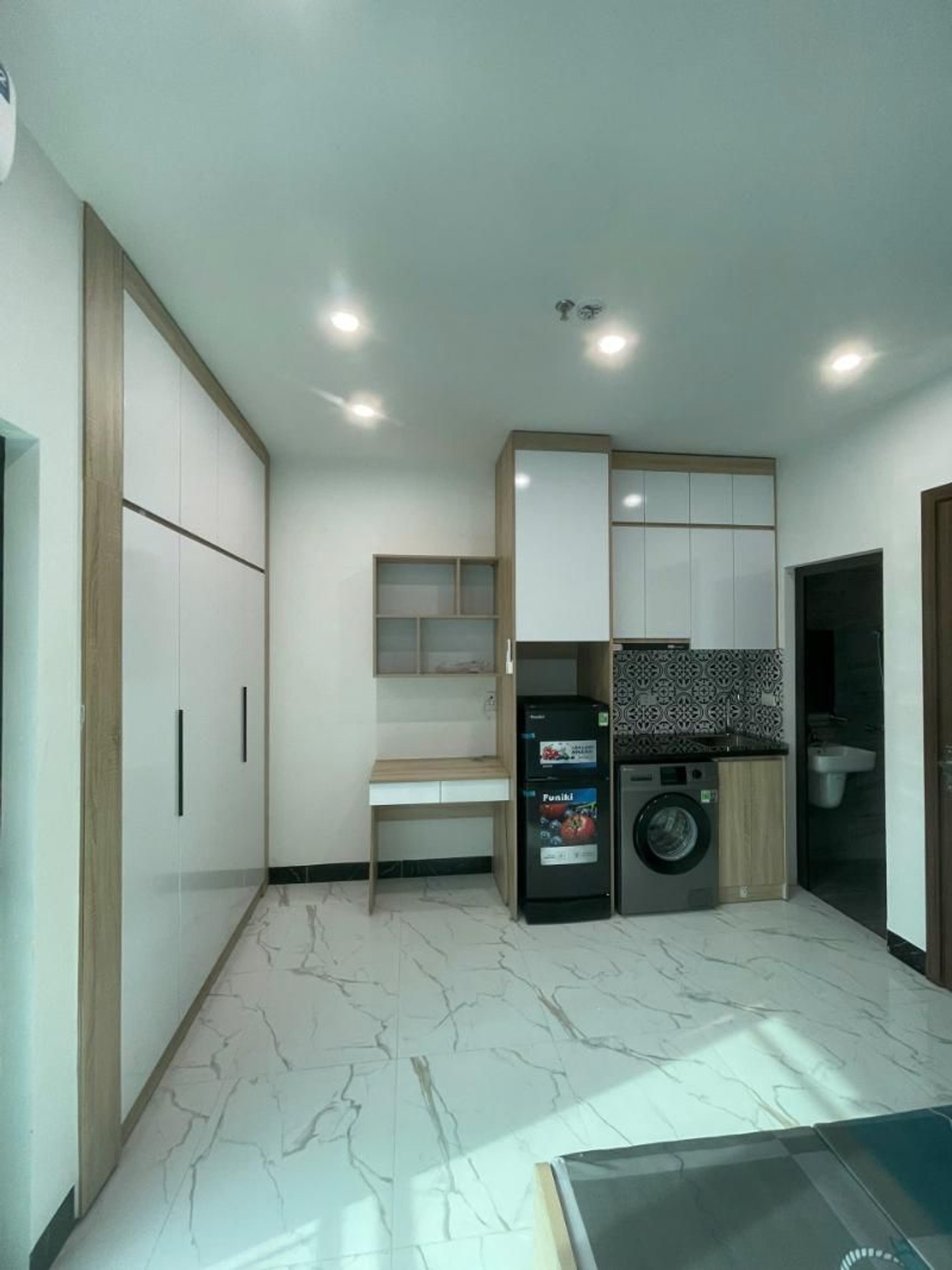 Bán nhà Định Công Thượng - diện tích 67m2 7 tầng - Ô tô tránh 15m - giá 15,9 tỷ