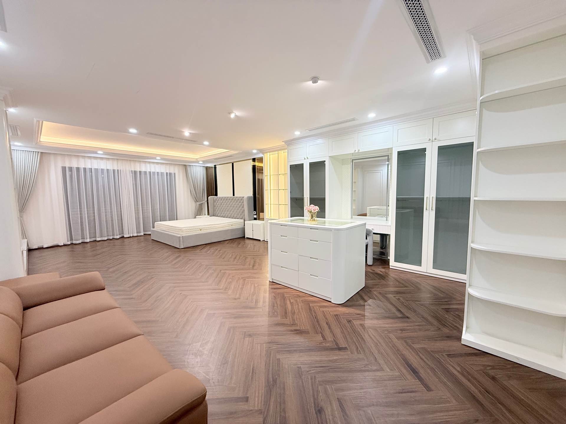 Bán nhà Tam Trinh - diện tích 78m2 7 tầng - Ô tô tránh - giá 28,9 tỷ