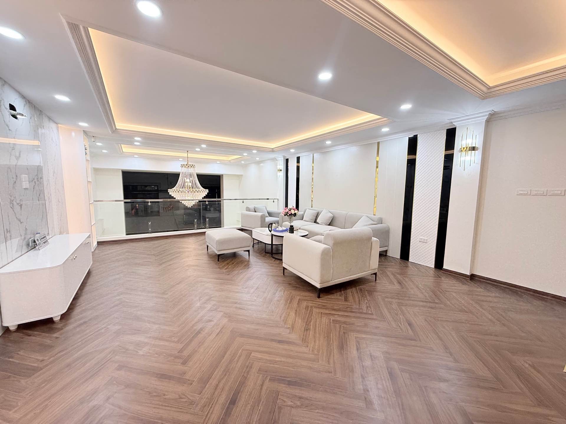 Bán nhà Tam Trinh - diện tích 78m2 7 tầng - Ô tô tránh - giá 28,9 tỷ