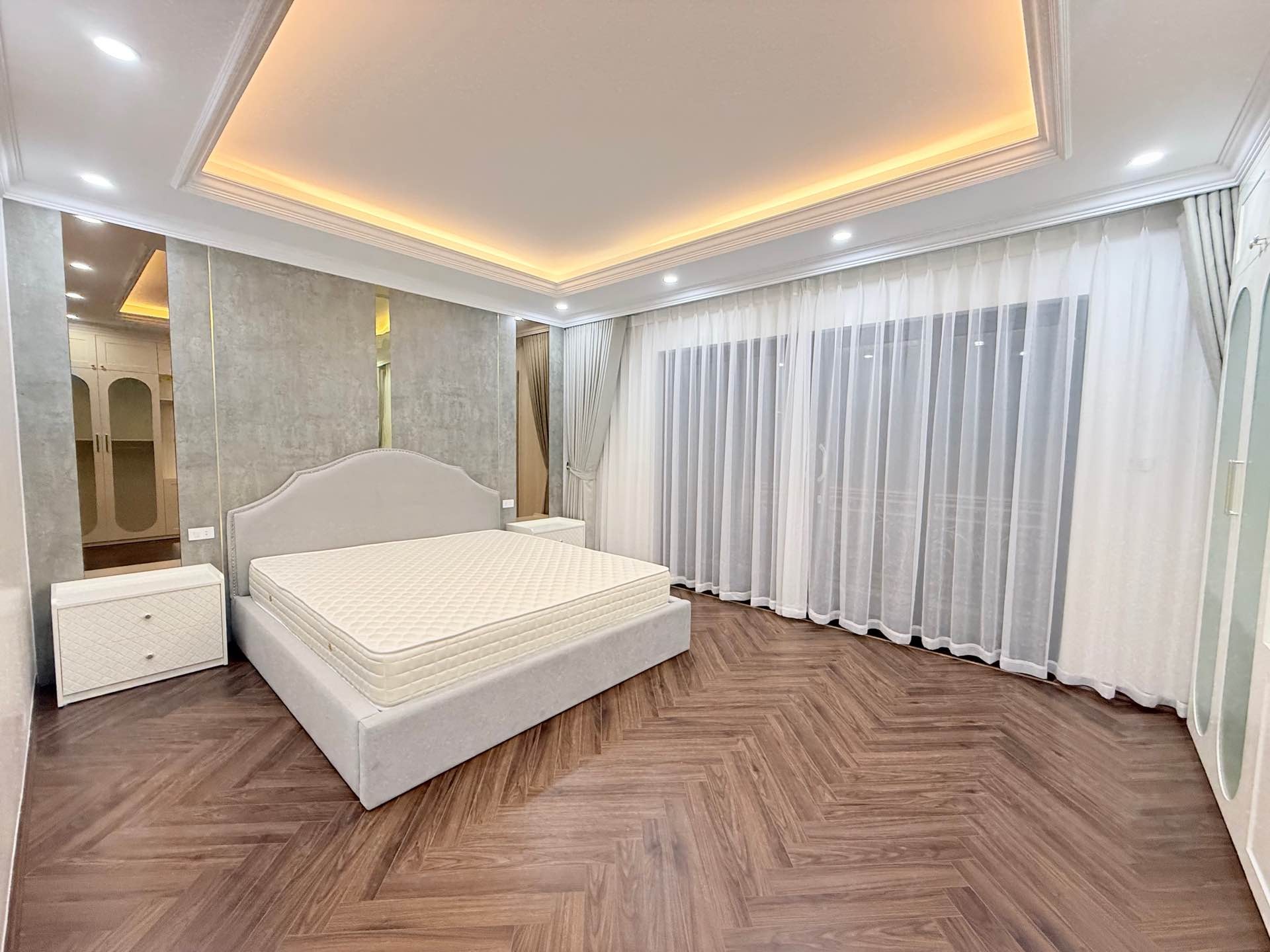 Bán nhà Tam Trinh - diện tích 78m2 7 tầng - Ô tô tránh - giá 28,9 tỷ