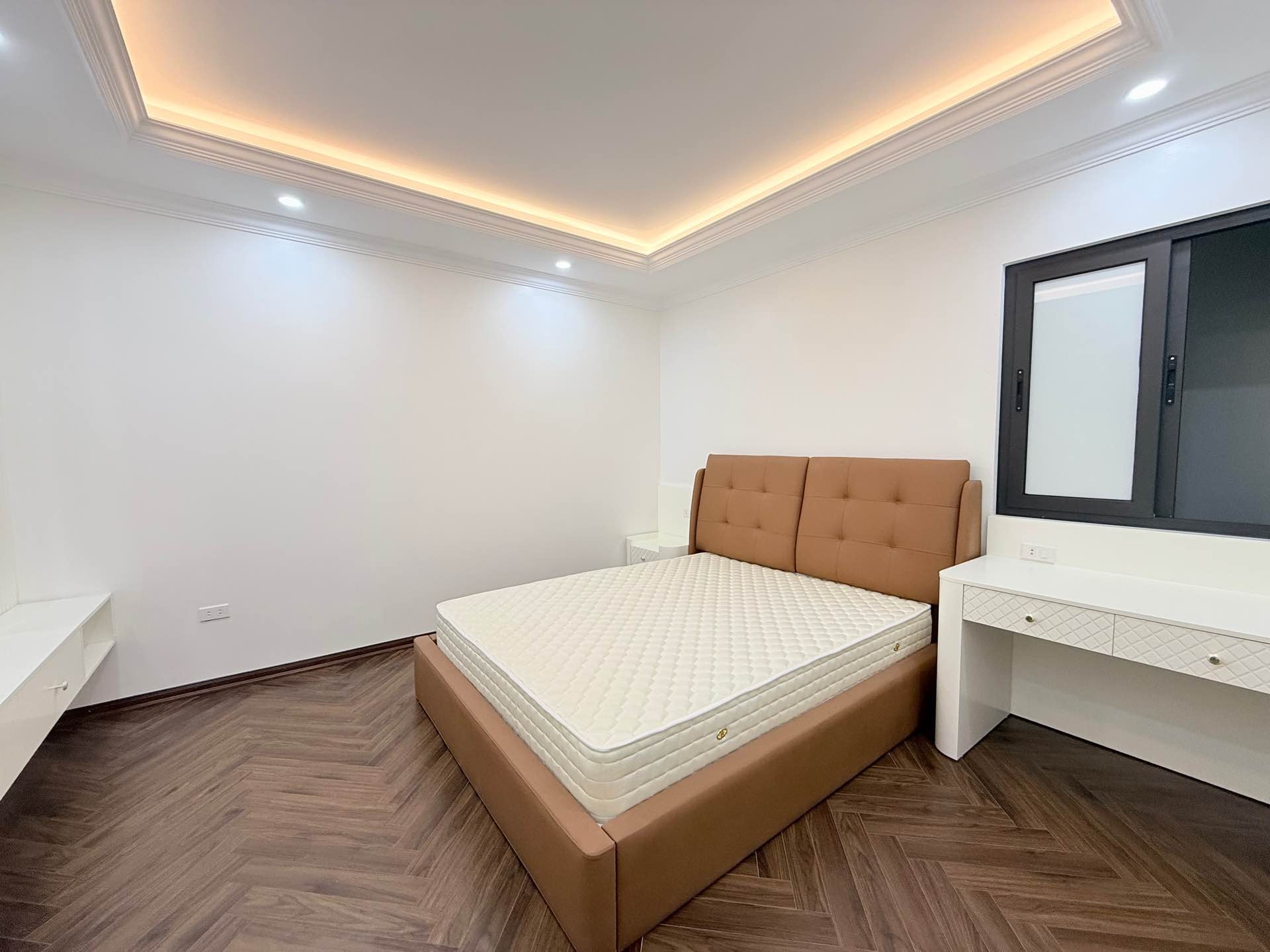 Bán nhà Tam Trinh - diện tích 78m2 7 tầng - Ô tô tránh - giá 28,9 tỷ