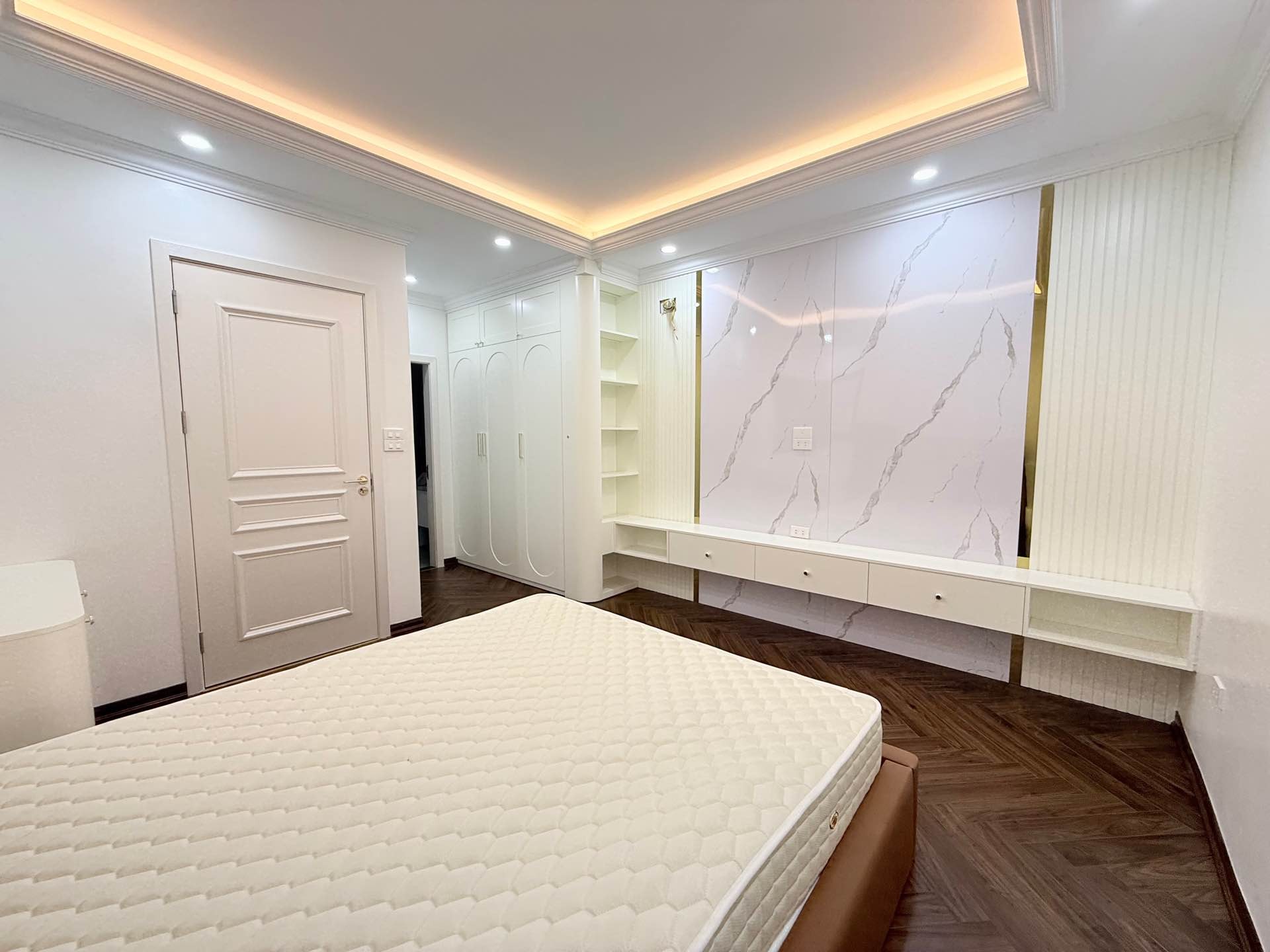 Bán nhà Tam Trinh - diện tích 78m2 7 tầng - Ô tô tránh - giá 28,9 tỷ