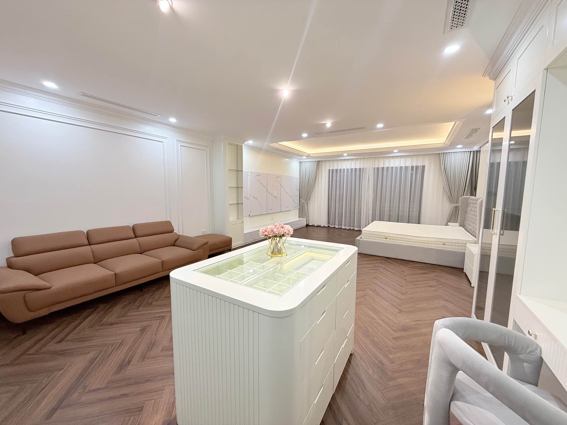 Bán nhà Tam Trinh - diện tích 78m2 7 tầng - Ô tô tránh - giá 28,9 tỷ