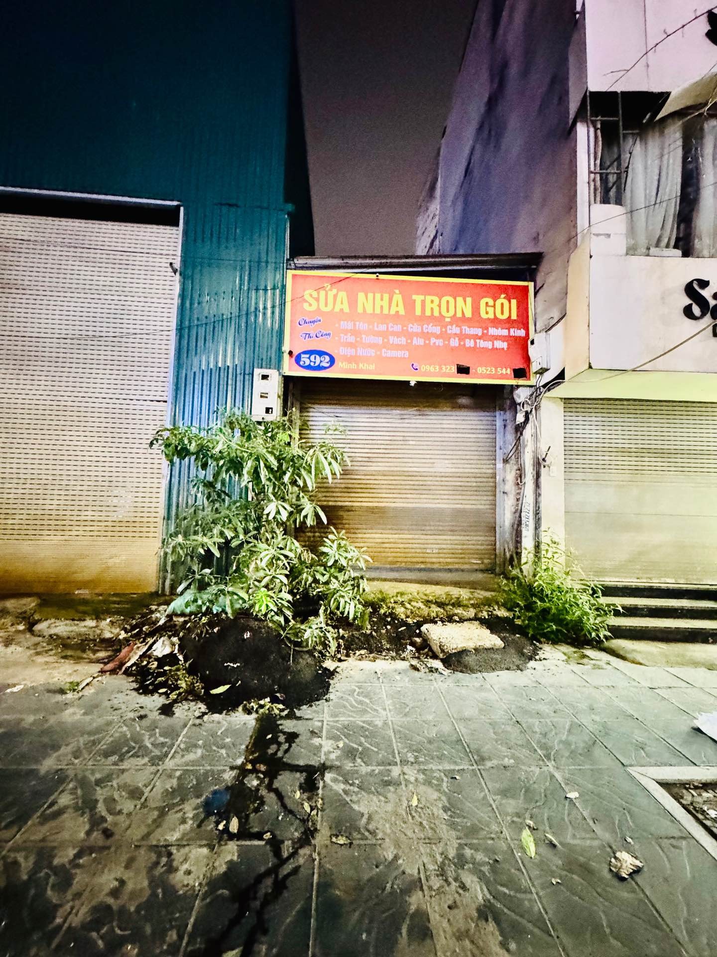 Bán nhà Minh Khai - diện tích 151.9m2 1 tầng - Nhà mặt phố lớn 4 làn ô tô tránh - giá 43,9 tỷ