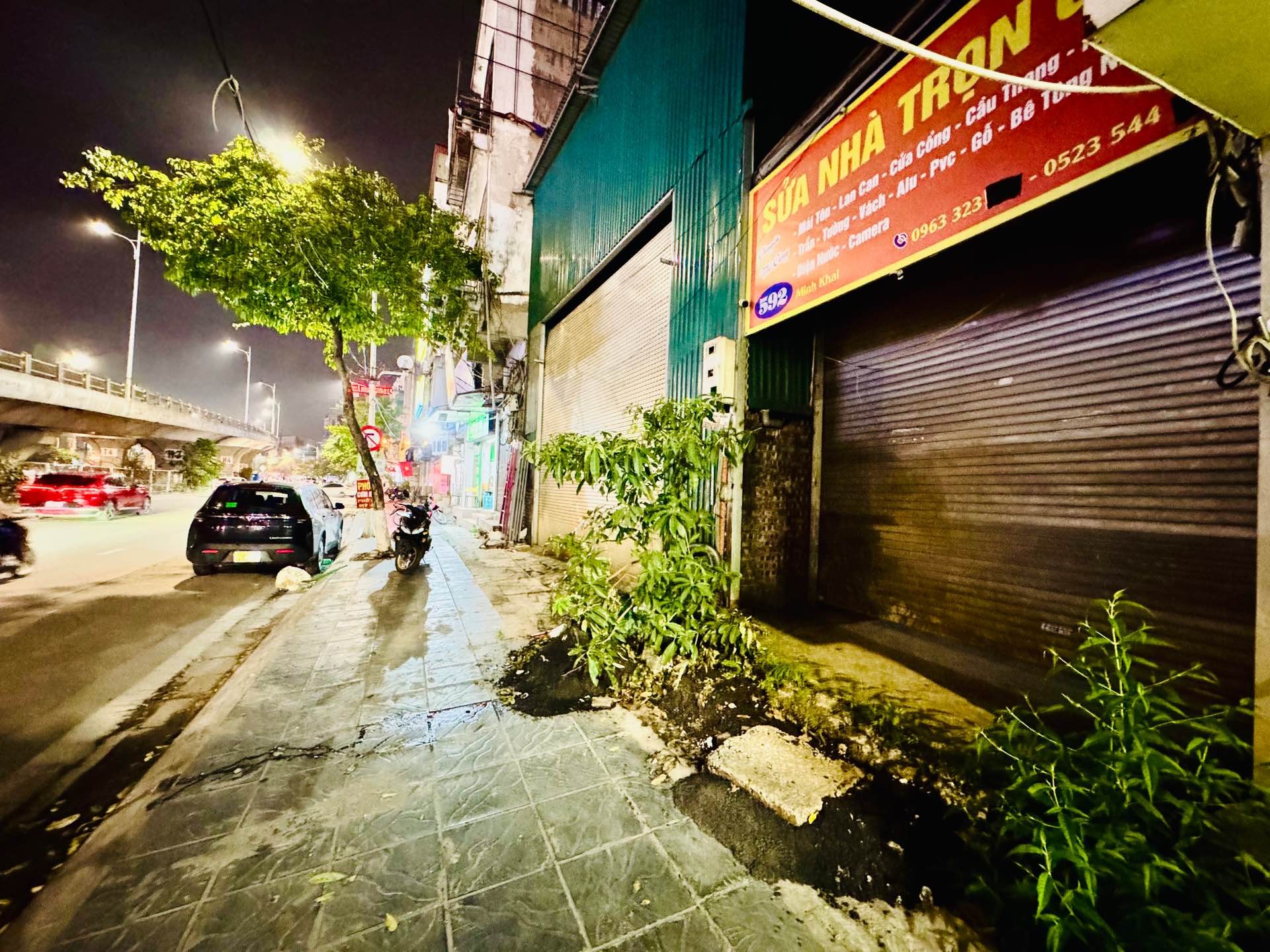 Bán nhà Minh Khai - diện tích 151.9m2 1 tầng - Nhà mặt phố lớn 4 làn ô tô tránh - giá 43,9 tỷ